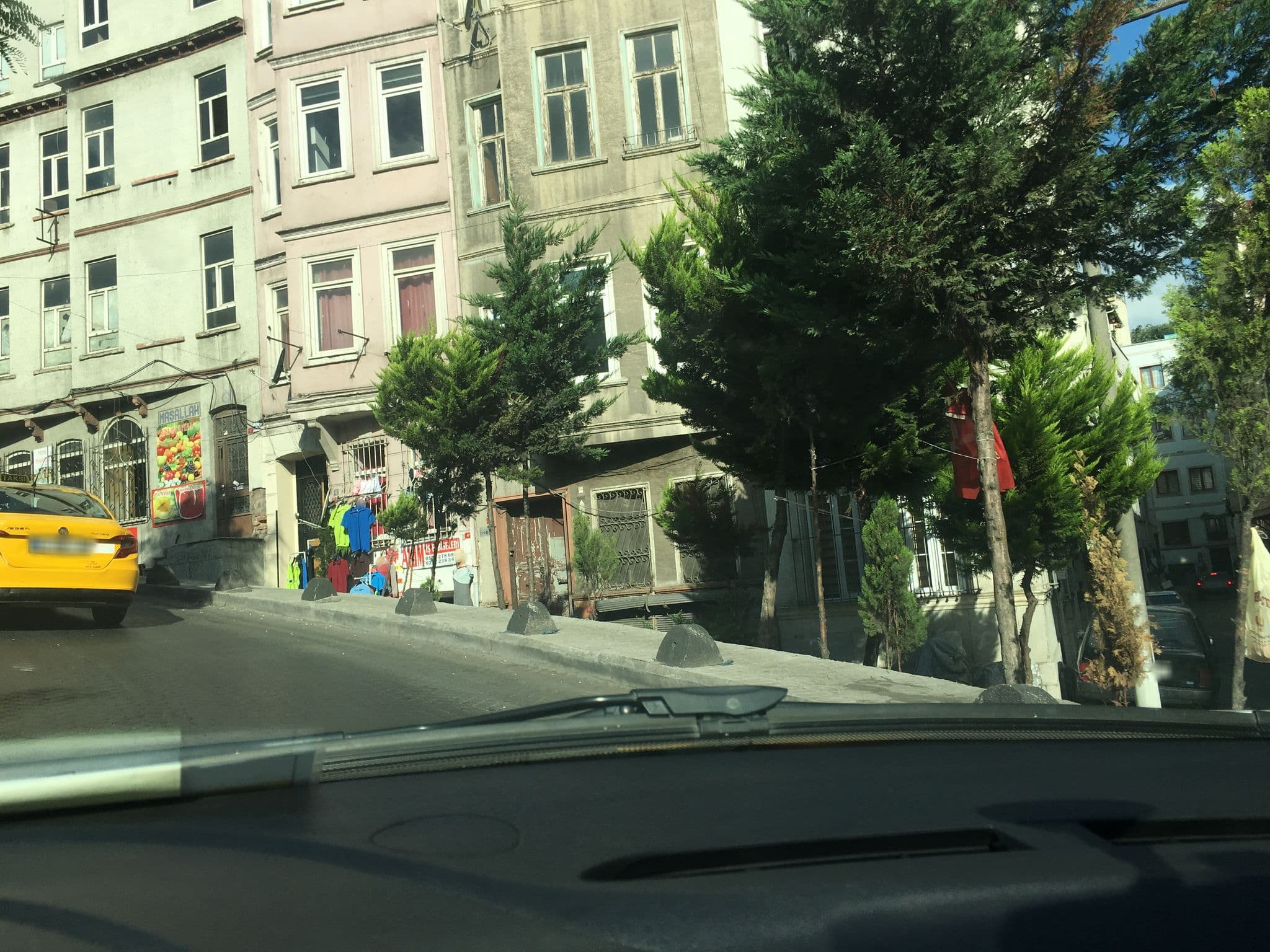 Street view near Taximport Hotel, Eminönü — © myusufuyan (CC BY-SA · Mapillary)