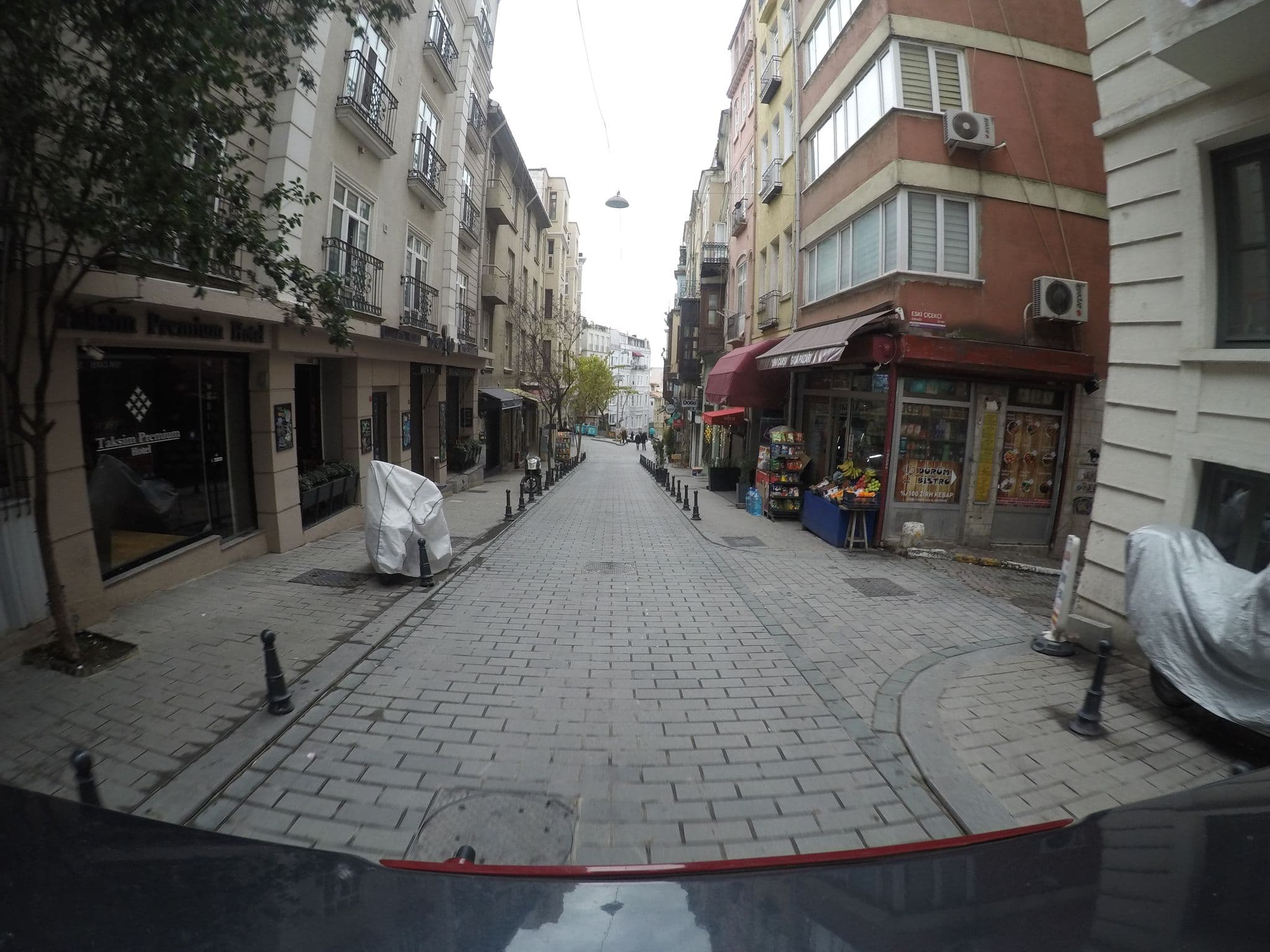 Street view near AT CENTRAL BEYOĞLU, Eminönü — © chrisbeddow (CC BY-SA · Mapillary)