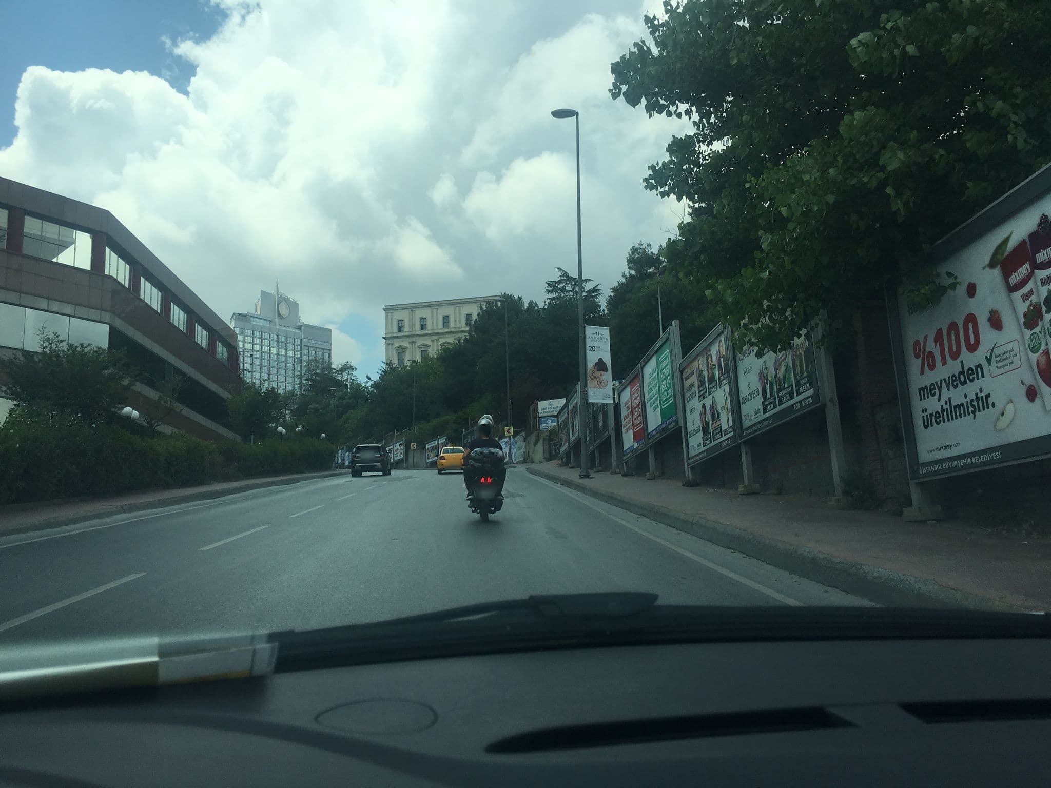 Street view near The Ritz Carlton Club Floor Lounge, Yıldız — © myusufuyan (CC BY-SA · Mapillary)