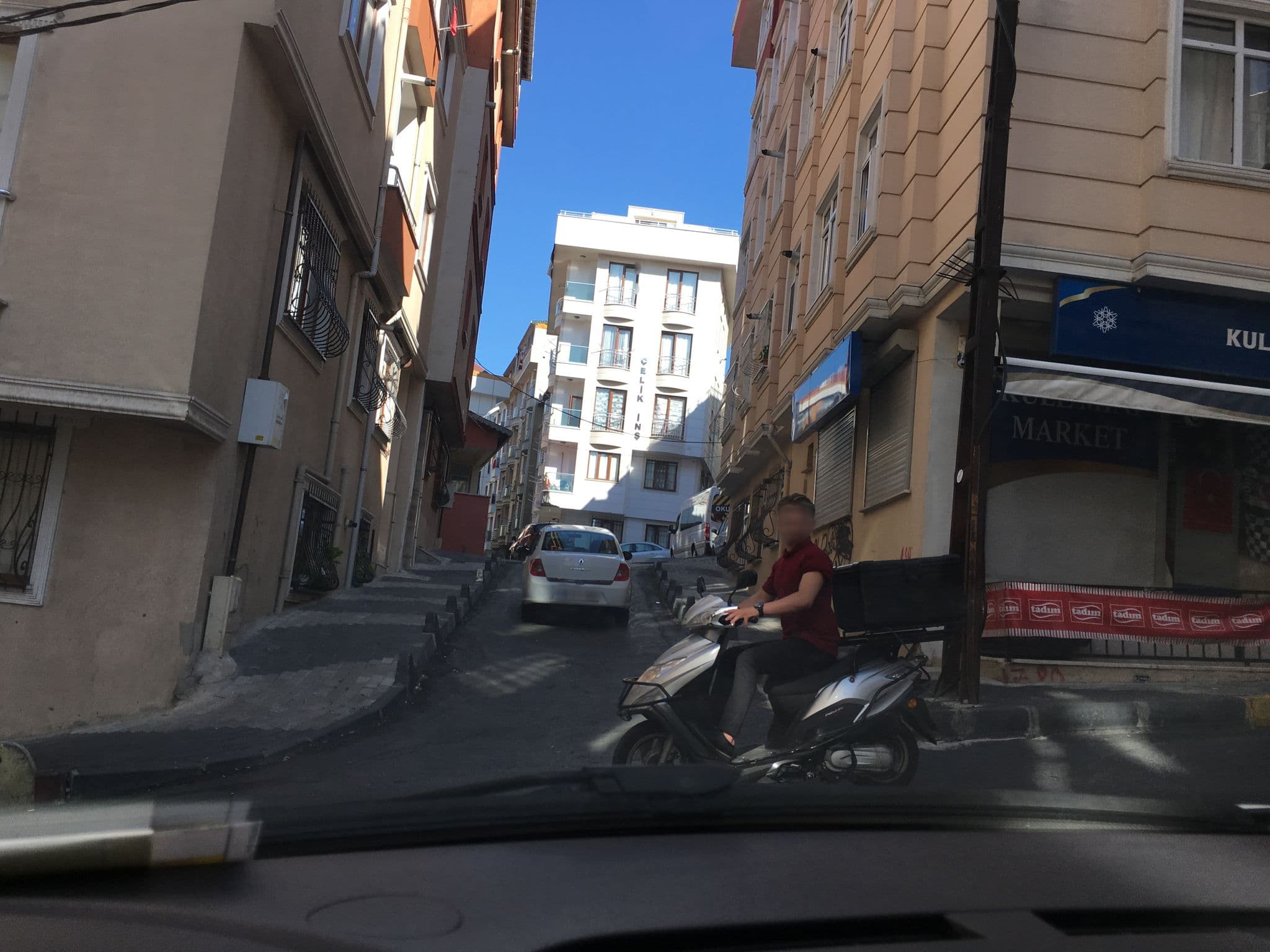 Street view near Crystal Hotel, Şişli — © myusufuyan (CC BY-SA · Mapillary)
