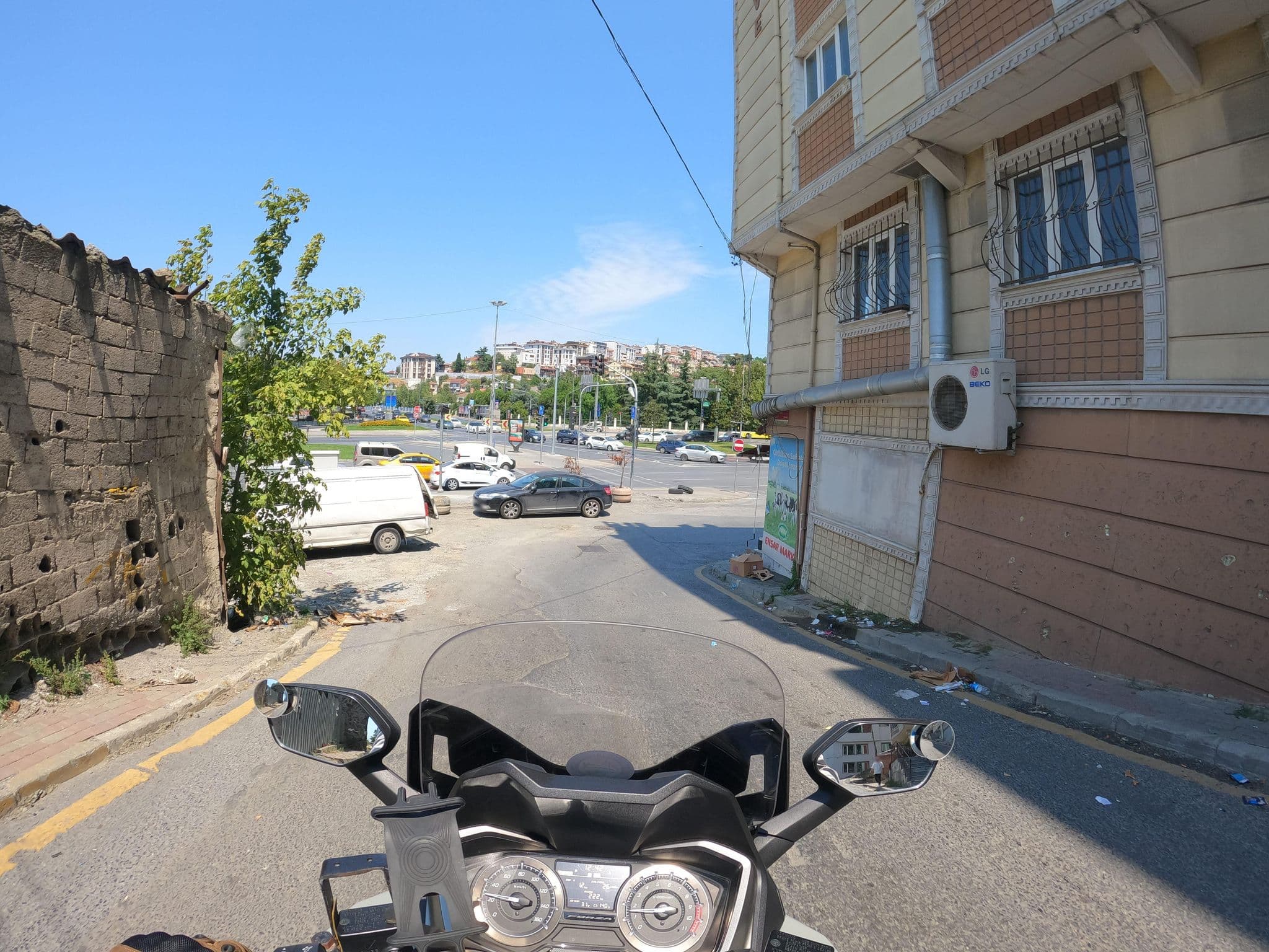 Street view near Mercure Biedermeier, Şişli — © 58zarali (CC BY-SA · Mapillary)
