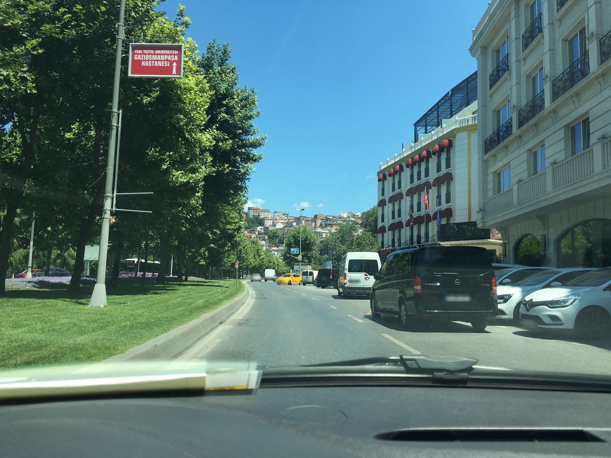 Street view near Lazzoni Hotel, Fatih — © myusufuyan (CC BY-SA · Mapillary)