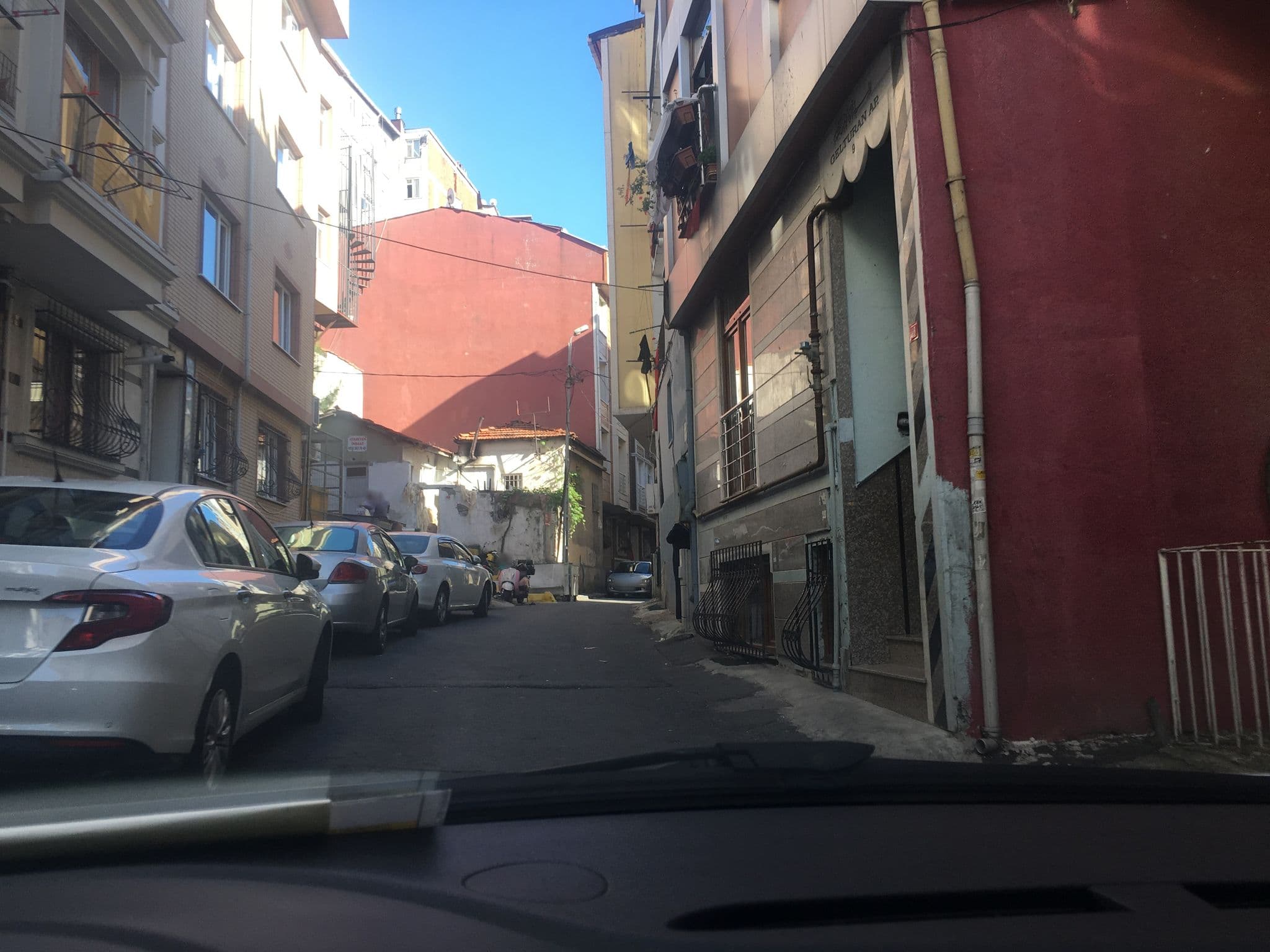 Street view near Sutluce Acikel Otel Santiyesi, Şişli — © myusufuyan (CC BY-SA · Mapillary)