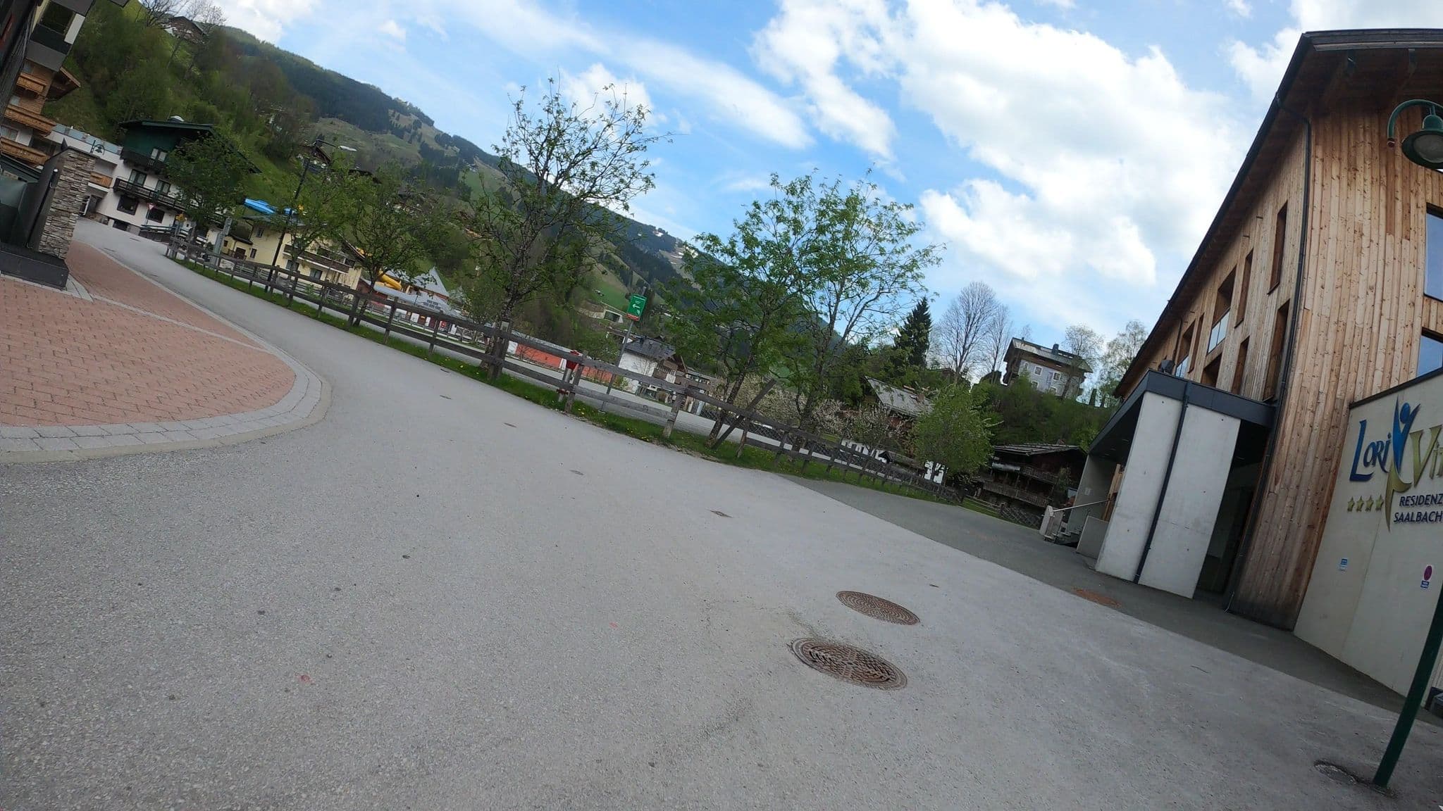 Street view near LoriVita Residenz, Saalbach — © osmplus_org (CC BY-SA · Mapillary)