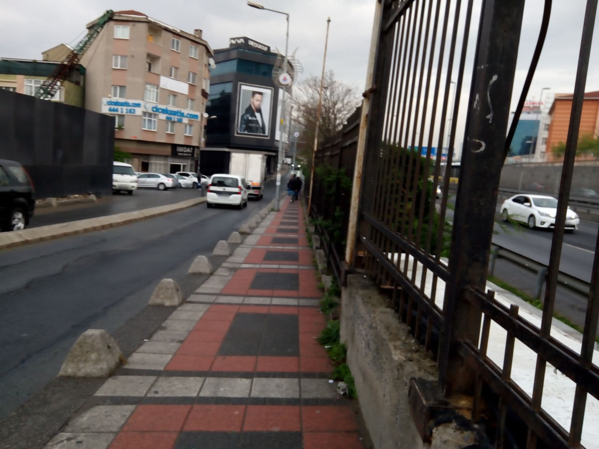 Street view near Elm Suite Hotel, Şişli — © asefakcby (CC BY-SA · Mapillary)