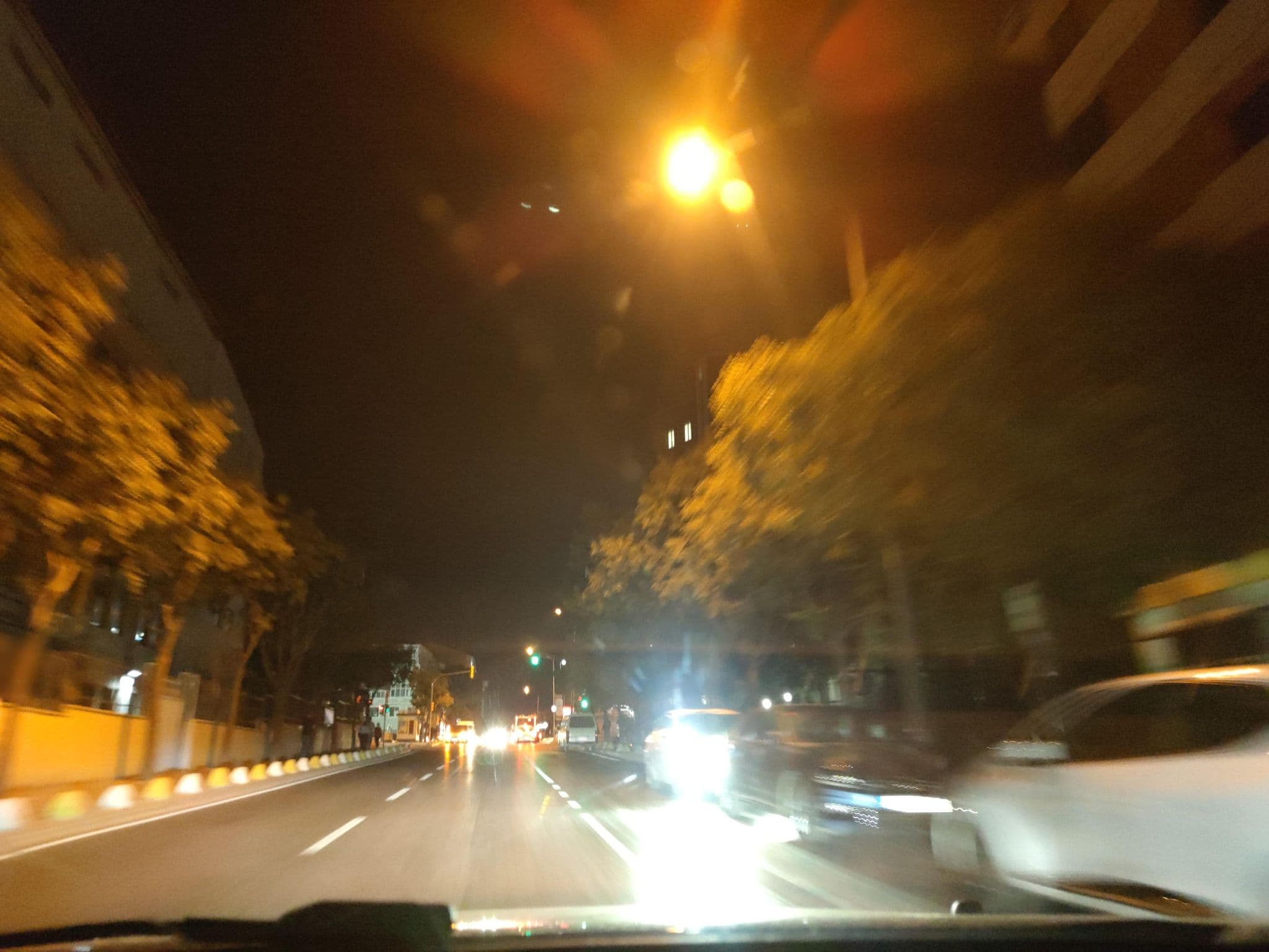 Street view near Grand Cevahır Hotel Smokıng Area P4, Şişli — © HamzaKTN (CC BY-SA · Mapillary)