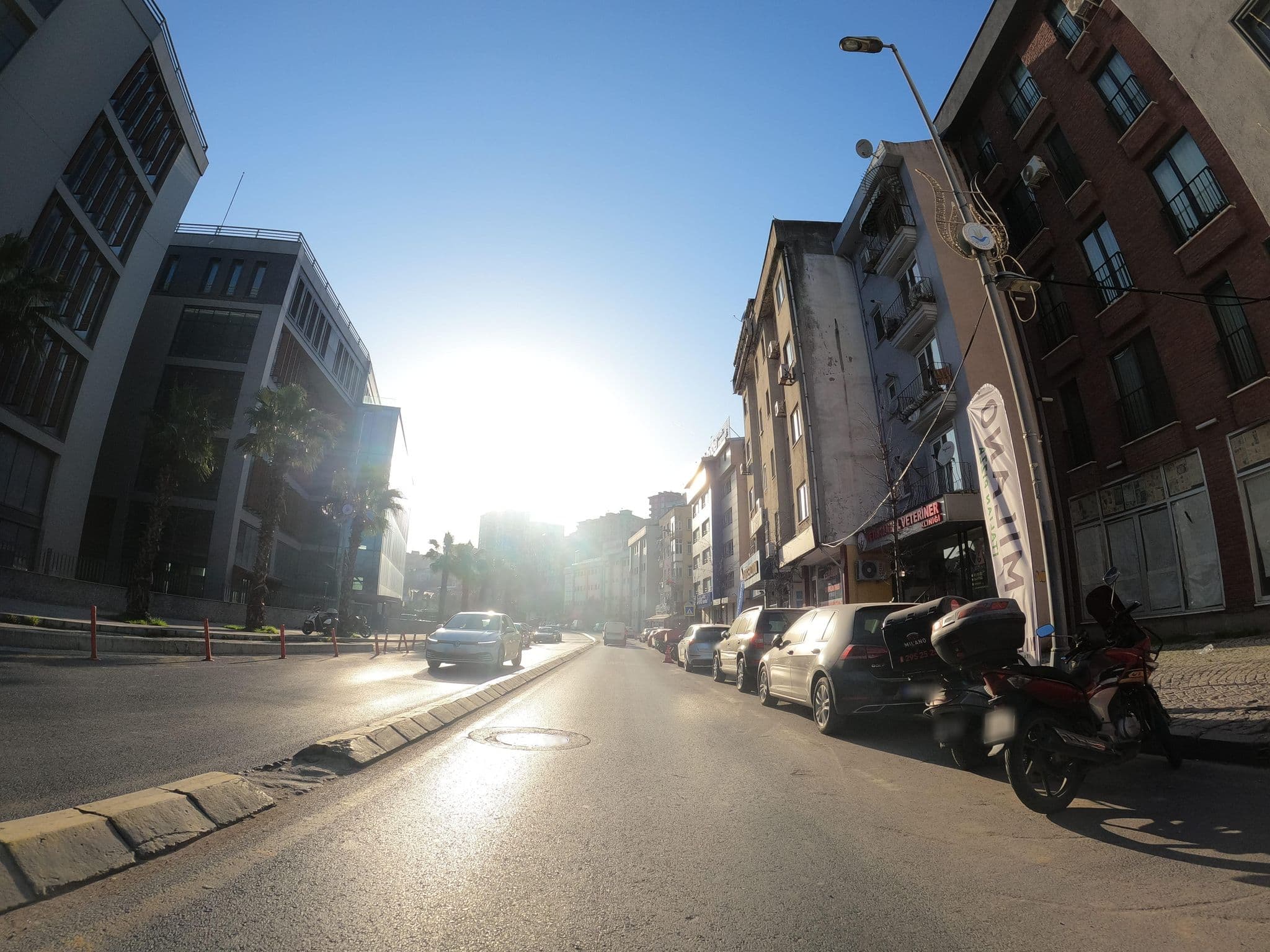 Street view near Arenasuitotel, Şişli — © 58zarali (CC BY-SA · Mapillary)