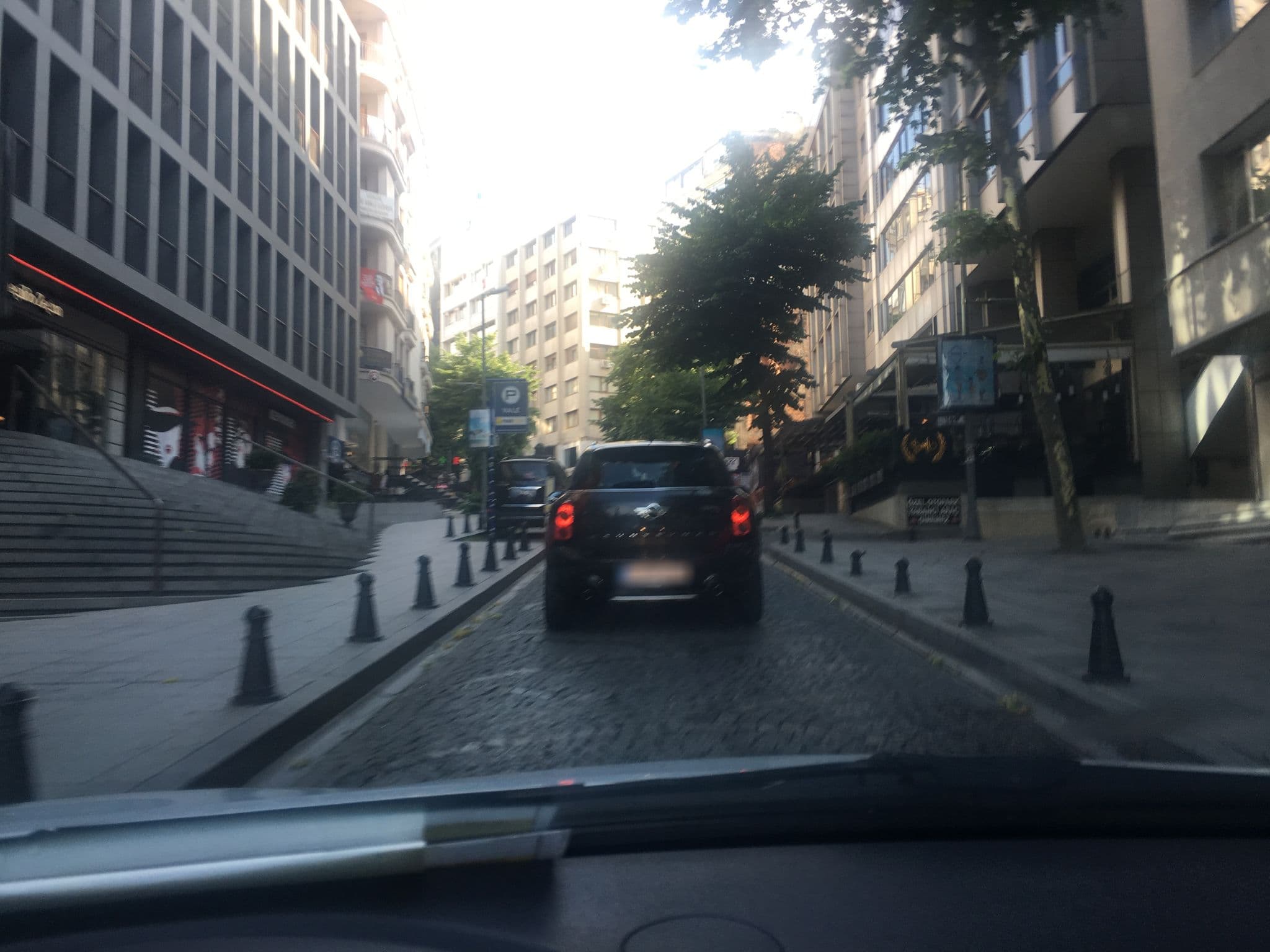 Street view near سانت رجنس, Şişli — © myusufuyan (CC BY-SA · Mapillary)