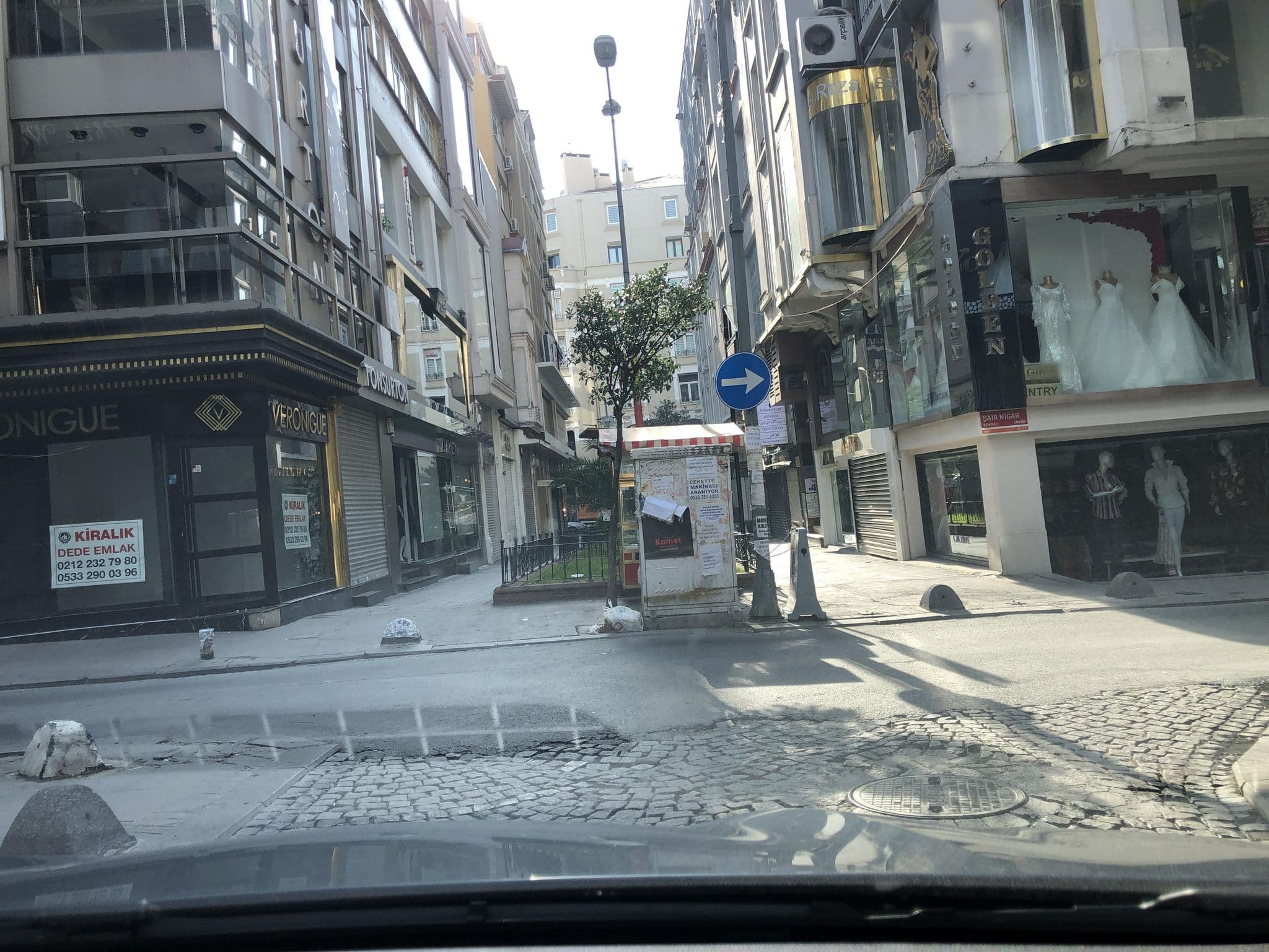 Street view near Mannik, Şişli — © ilaydaposat (CC BY-SA · Mapillary)