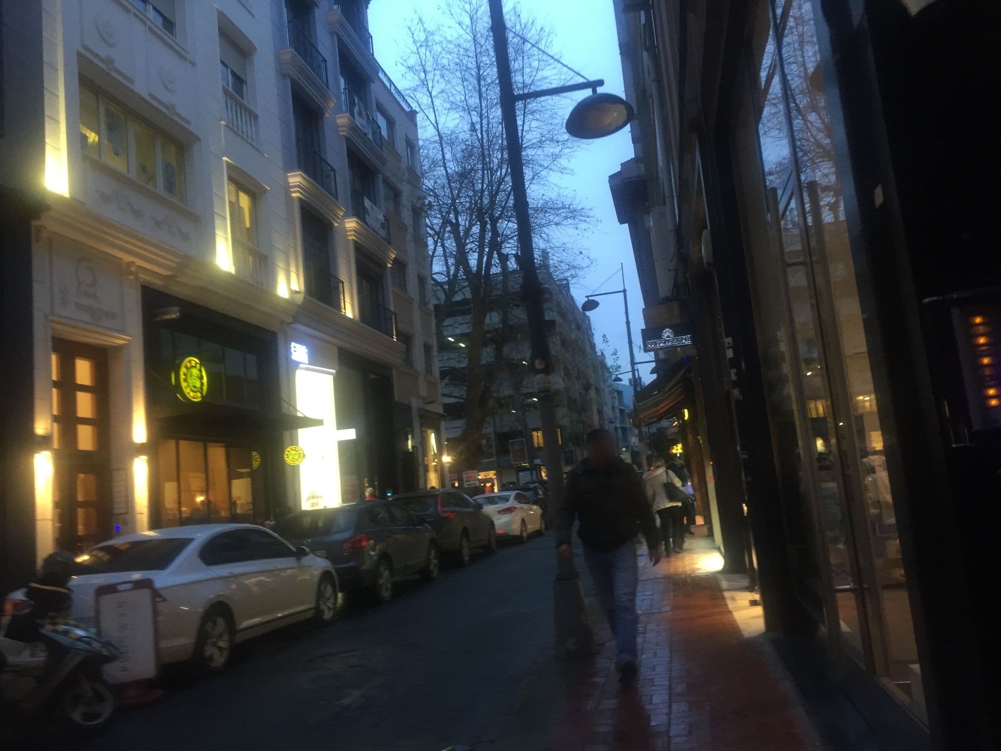 Street view near Home Suite Home, Şişli — © avci1995 (CC BY-SA · Mapillary)