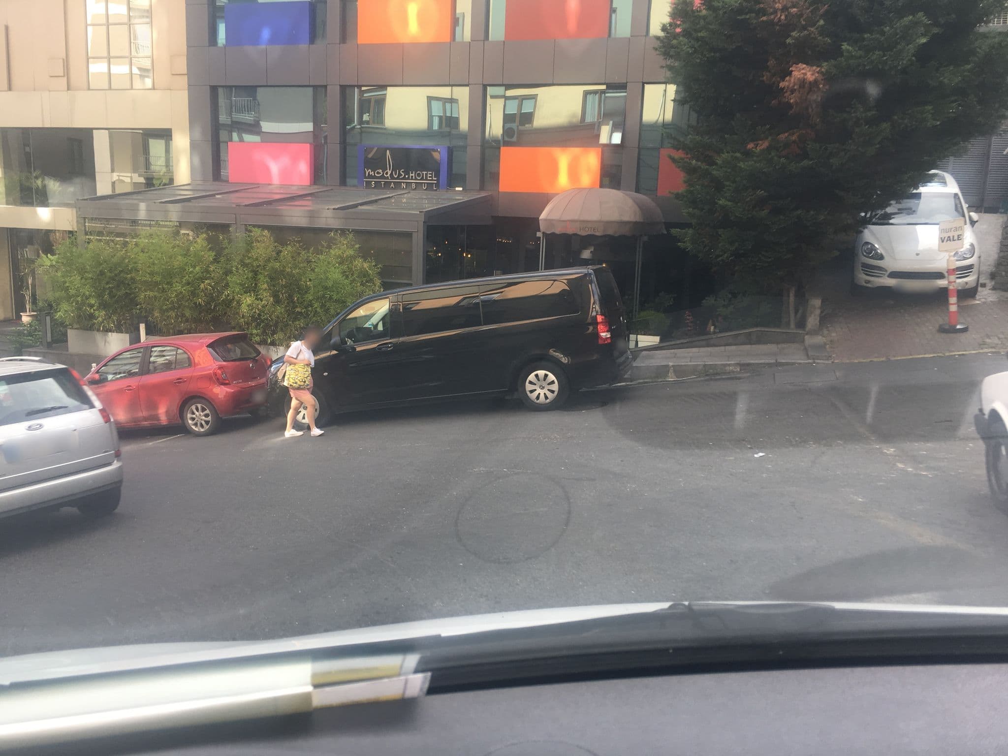 Street view near Modus Hotel Nişantaşı, Şişli — © myusufuyan (CC BY-SA · Mapillary)