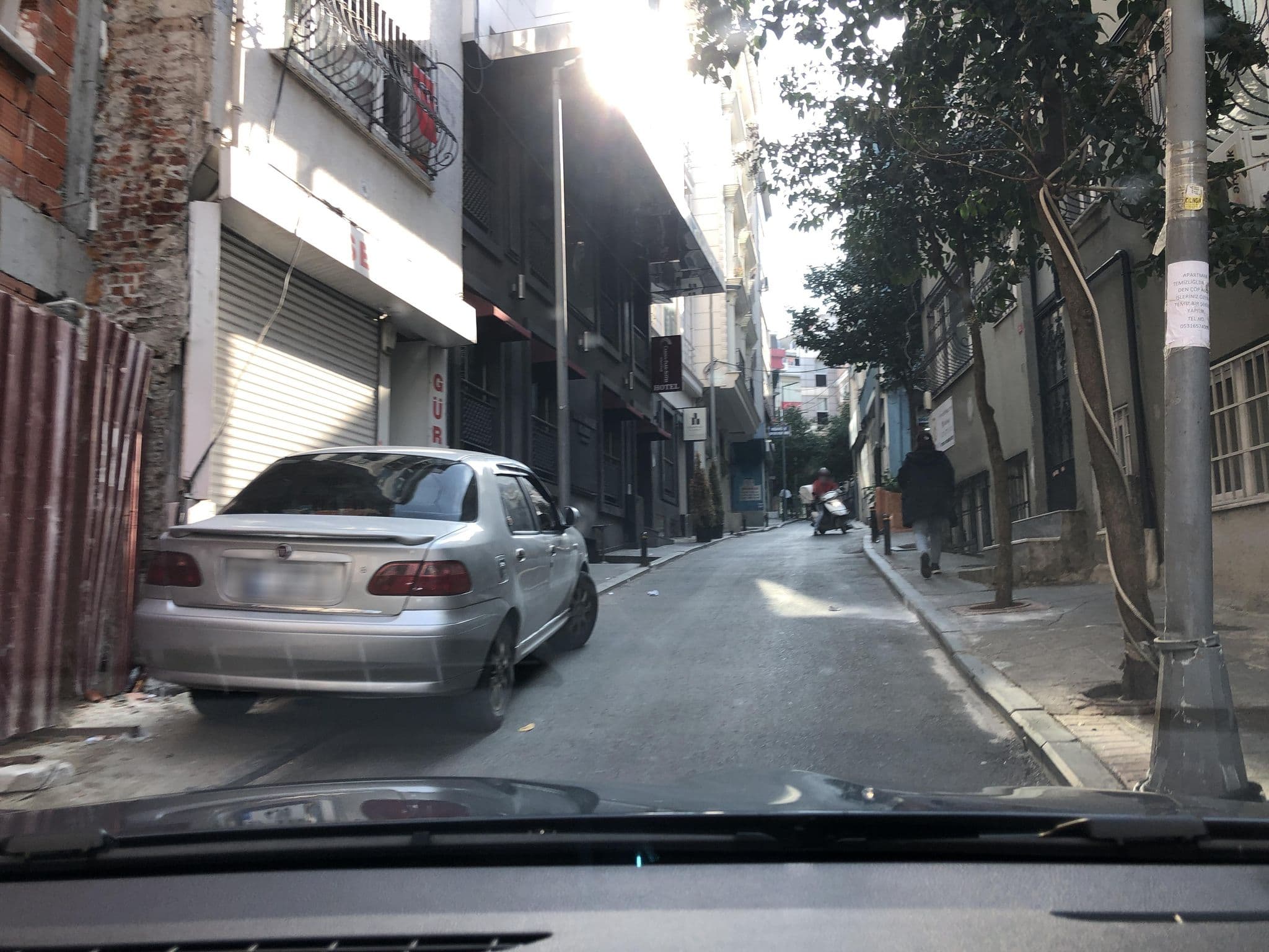 Street view near Carina Park Suites Nisantasi, Şişli — © ilaydaposat (CC BY-SA · Mapillary)