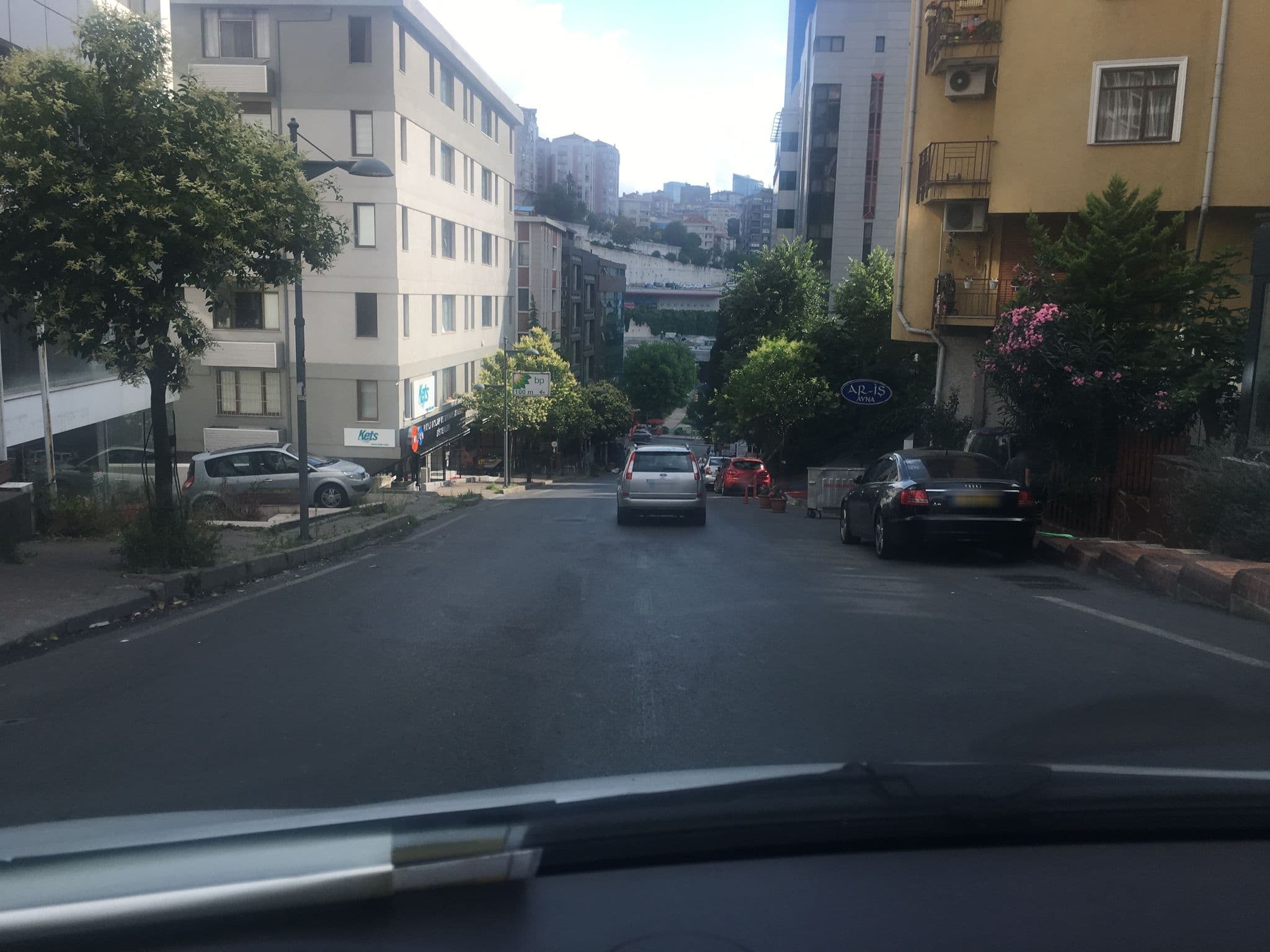 Street view near Semsan Hotel Nişantaşı, Şişli — © myusufuyan (CC BY-SA · Mapillary)