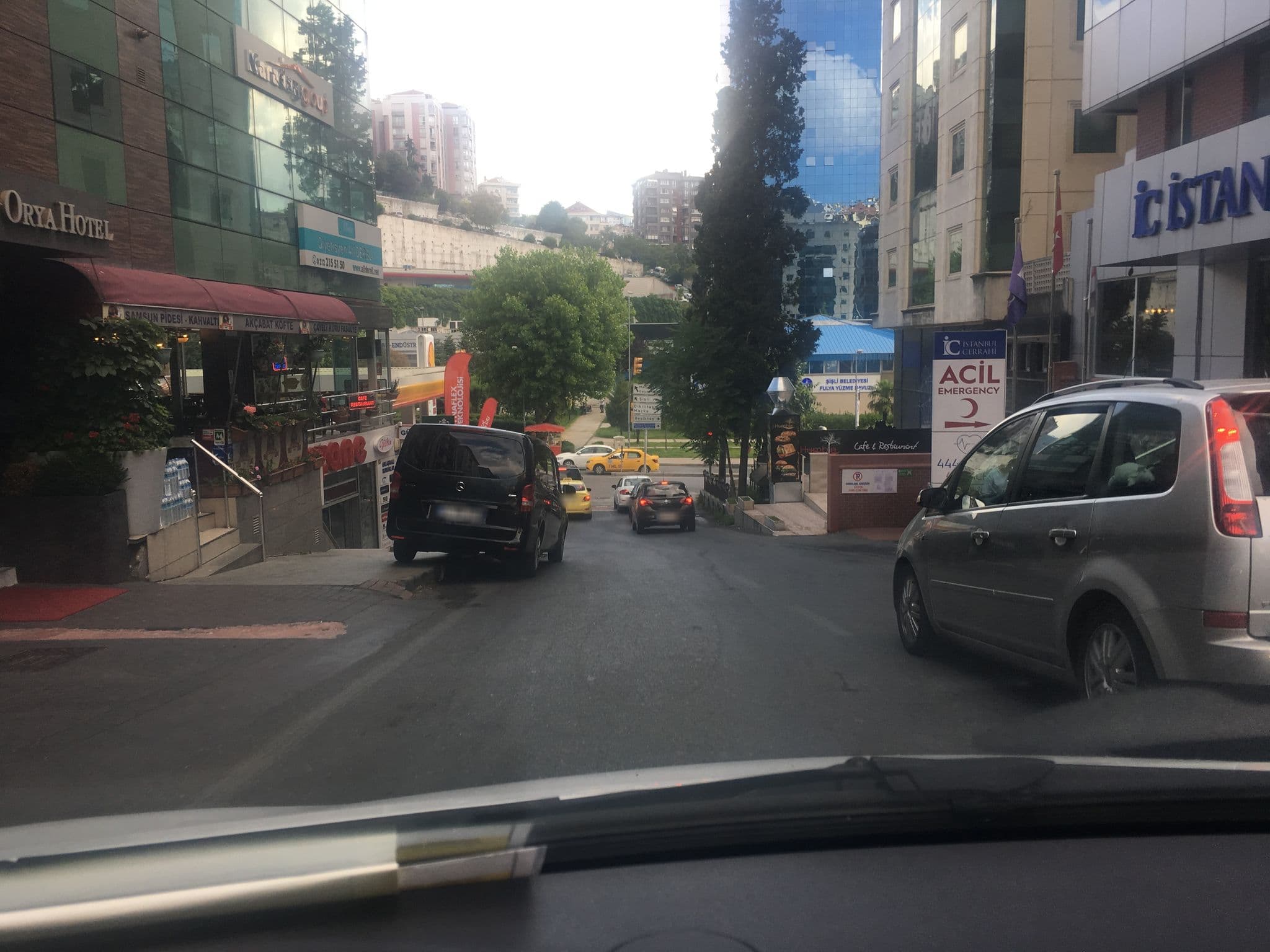 Street view near The Room Istanbul, Şişli — © myusufuyan (CC BY-SA · Mapillary)