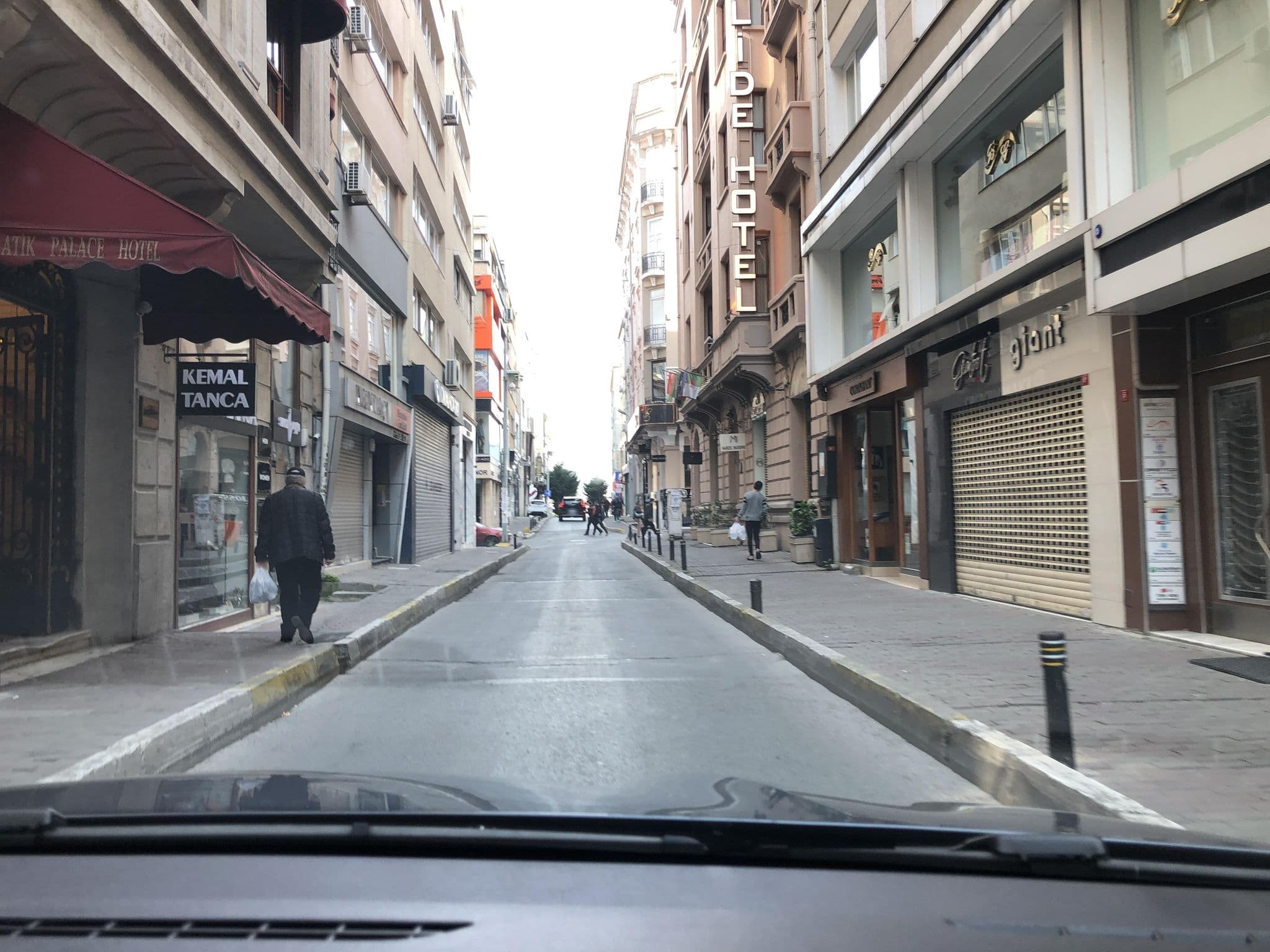 Street view near Atik Palas Otel, Şişli — © ilaydaposat (CC BY-SA · Mapillary)