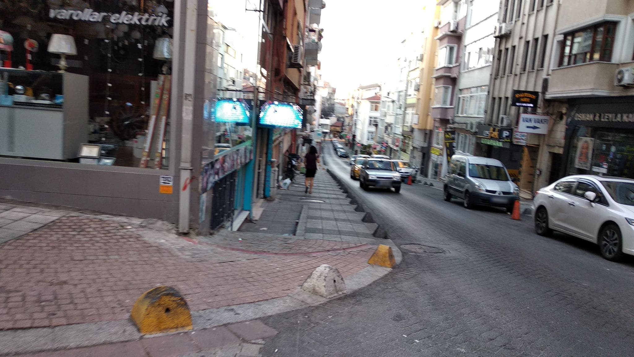 Street view near Khalkedon Suites Kadıköy, Salacak — © boracasli (CC BY-SA · Mapillary)