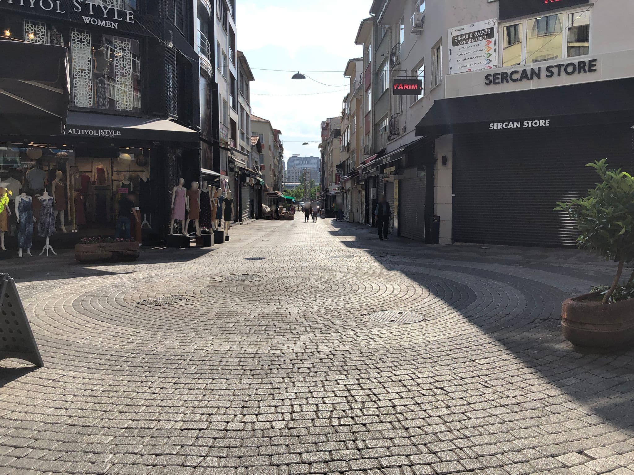 Street view near HOTEL EL TORO, Salacak — © oguzhaner (CC BY-SA · Mapillary)