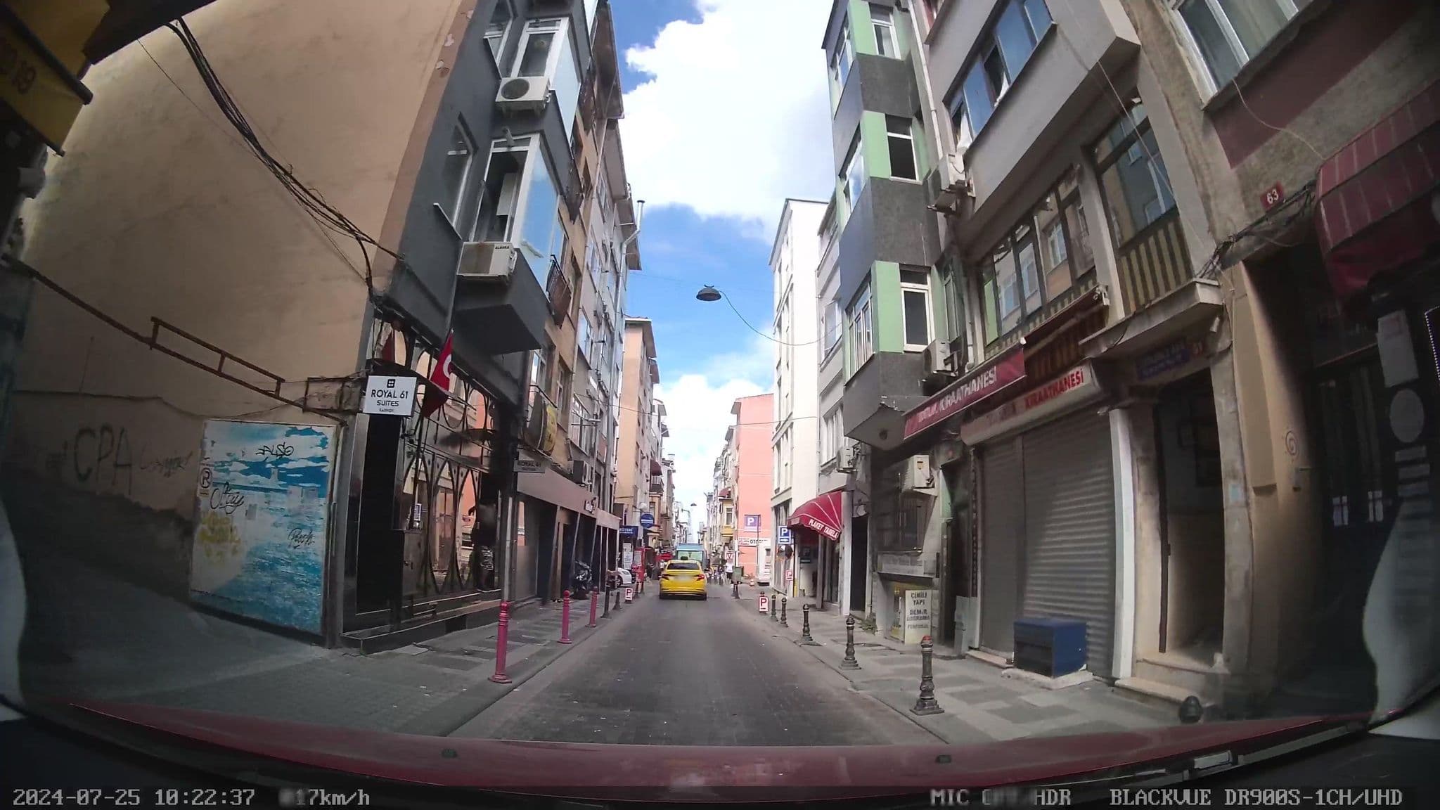 Street view near Royal 61 Kadıköy Süit, Salacak — © unen (CC BY-SA · Mapillary)
