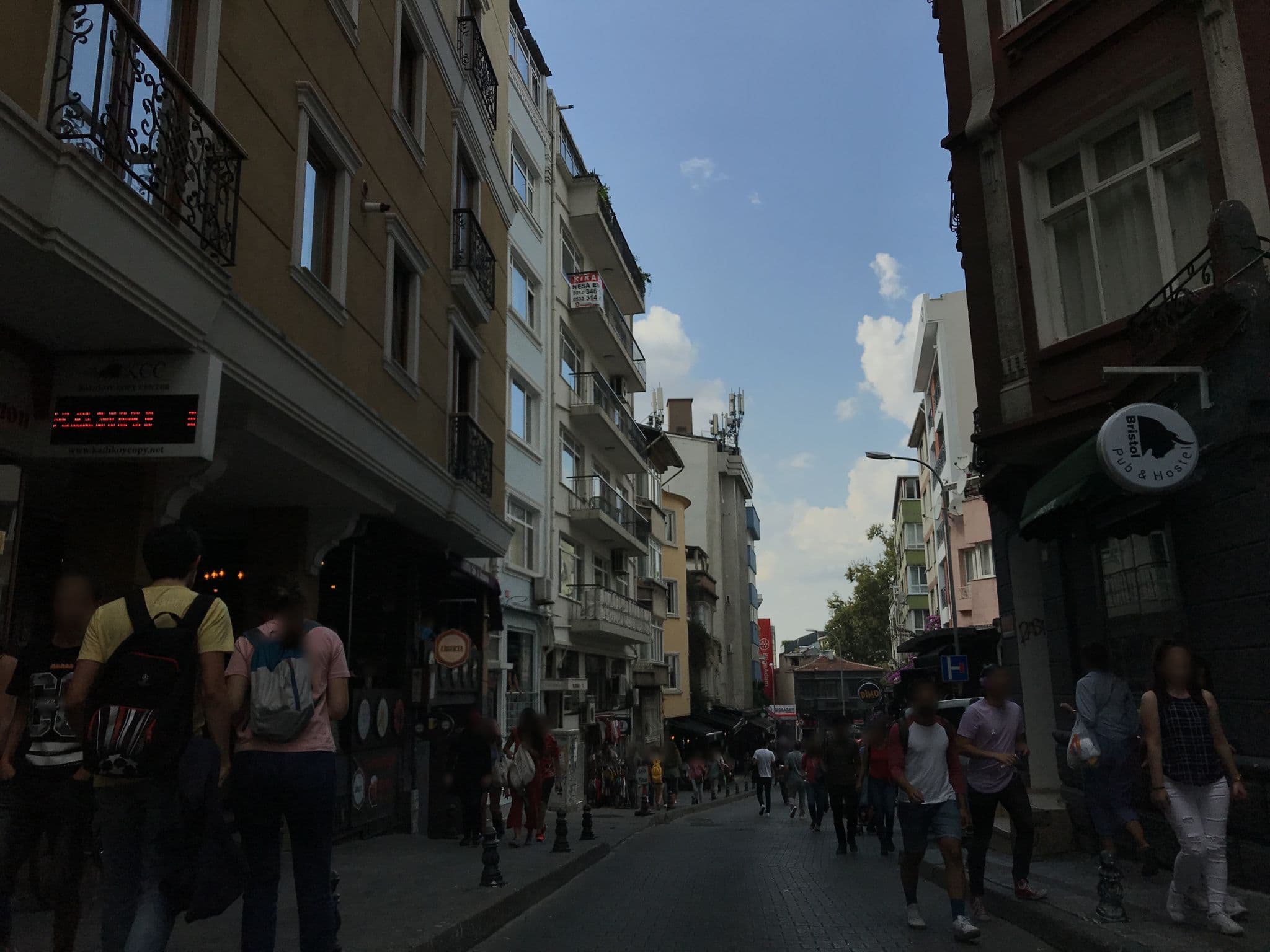 Street view near Kadikoy Hotel Sahra, Salacak — © ferahkoksal (CC BY-SA · Mapillary)