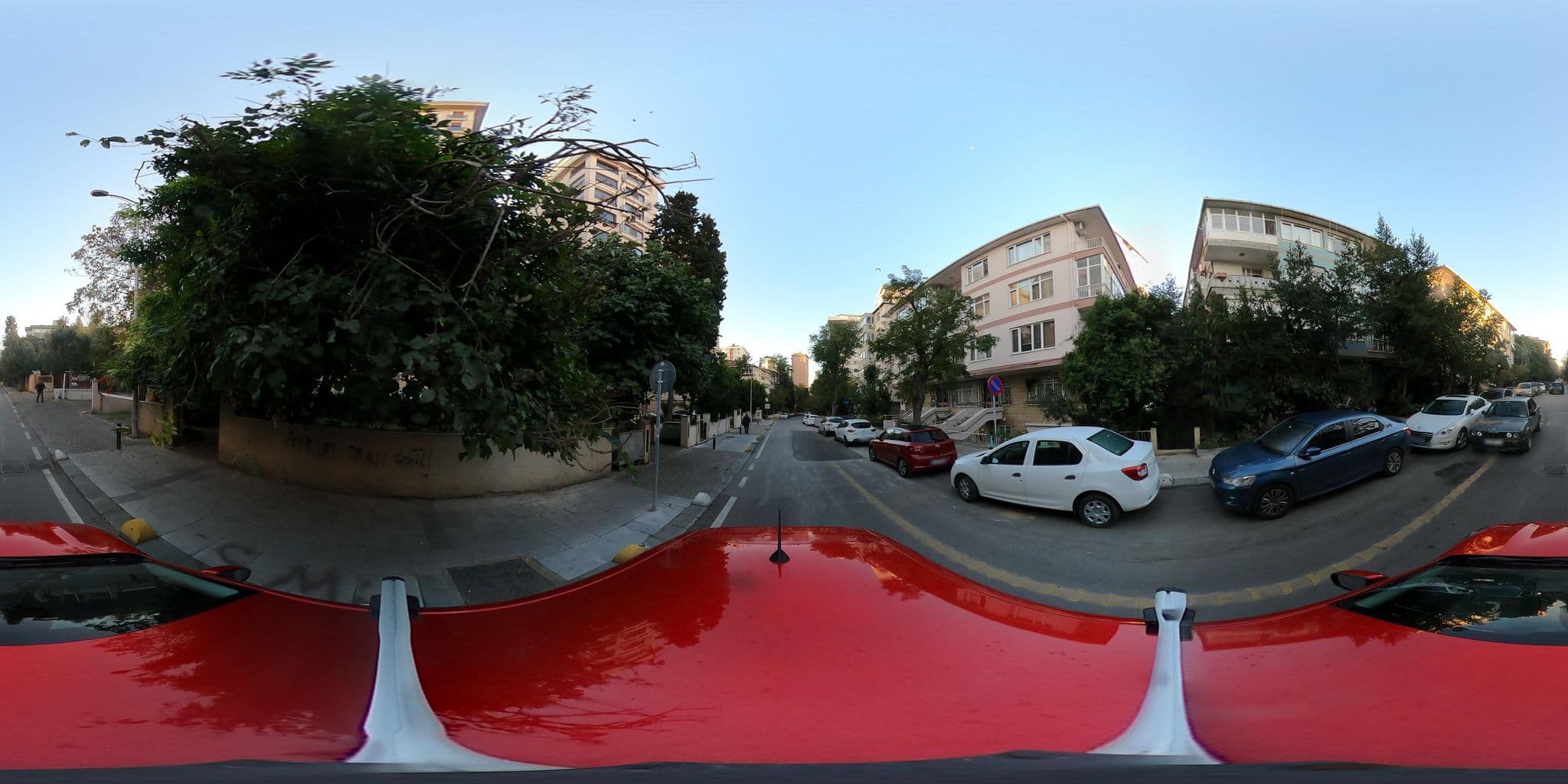 Street view near Gordion Hotel, Altunizade — © ademturkmen (CC BY-SA · Mapillary)