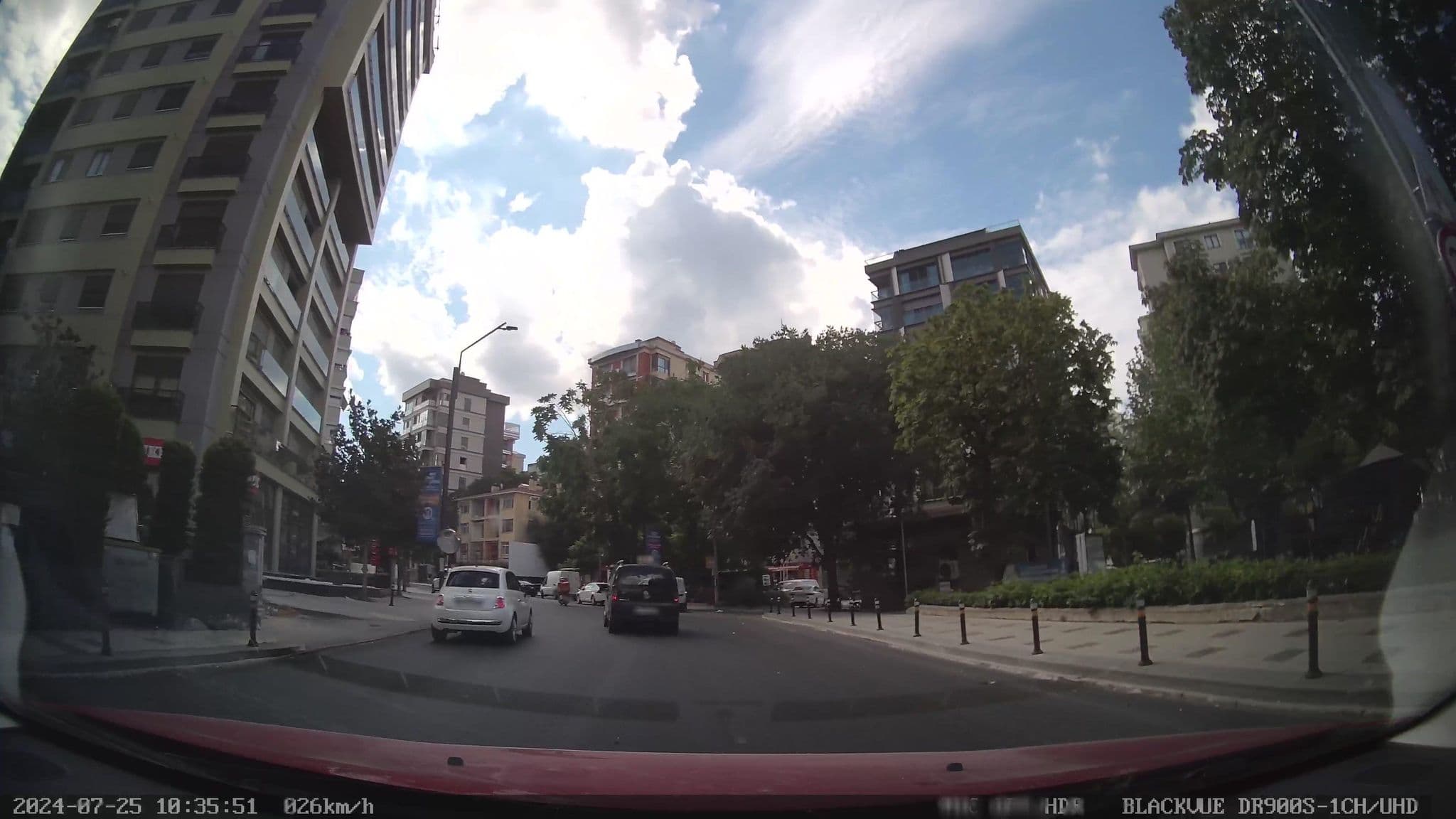 Street view near Orient Otel Sultanahmet, Altunizade — © unen (CC BY-SA · Mapillary)