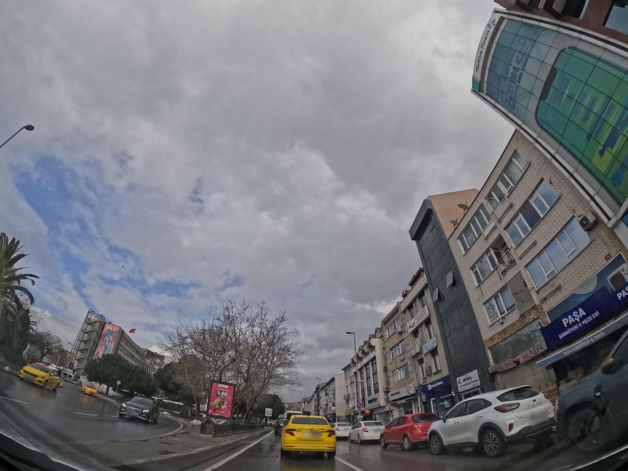 Street view near Kadiköy Suites Otel, Altunizade — © burakonder (CC BY-SA · Mapillary)