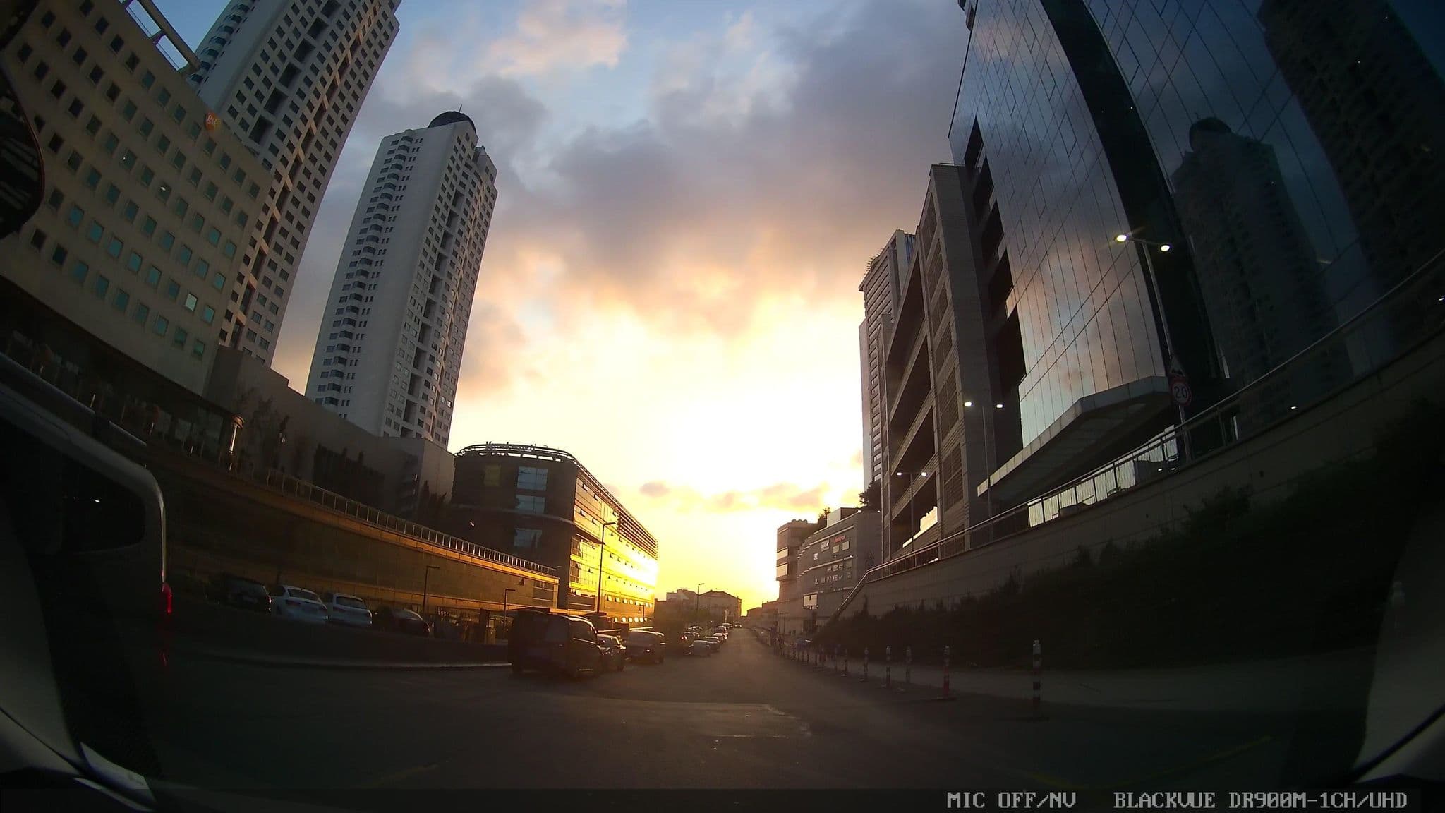 Street view near Tunnel Turkey 2017, Levent — © asturksever (CC BY-SA · Mapillary)