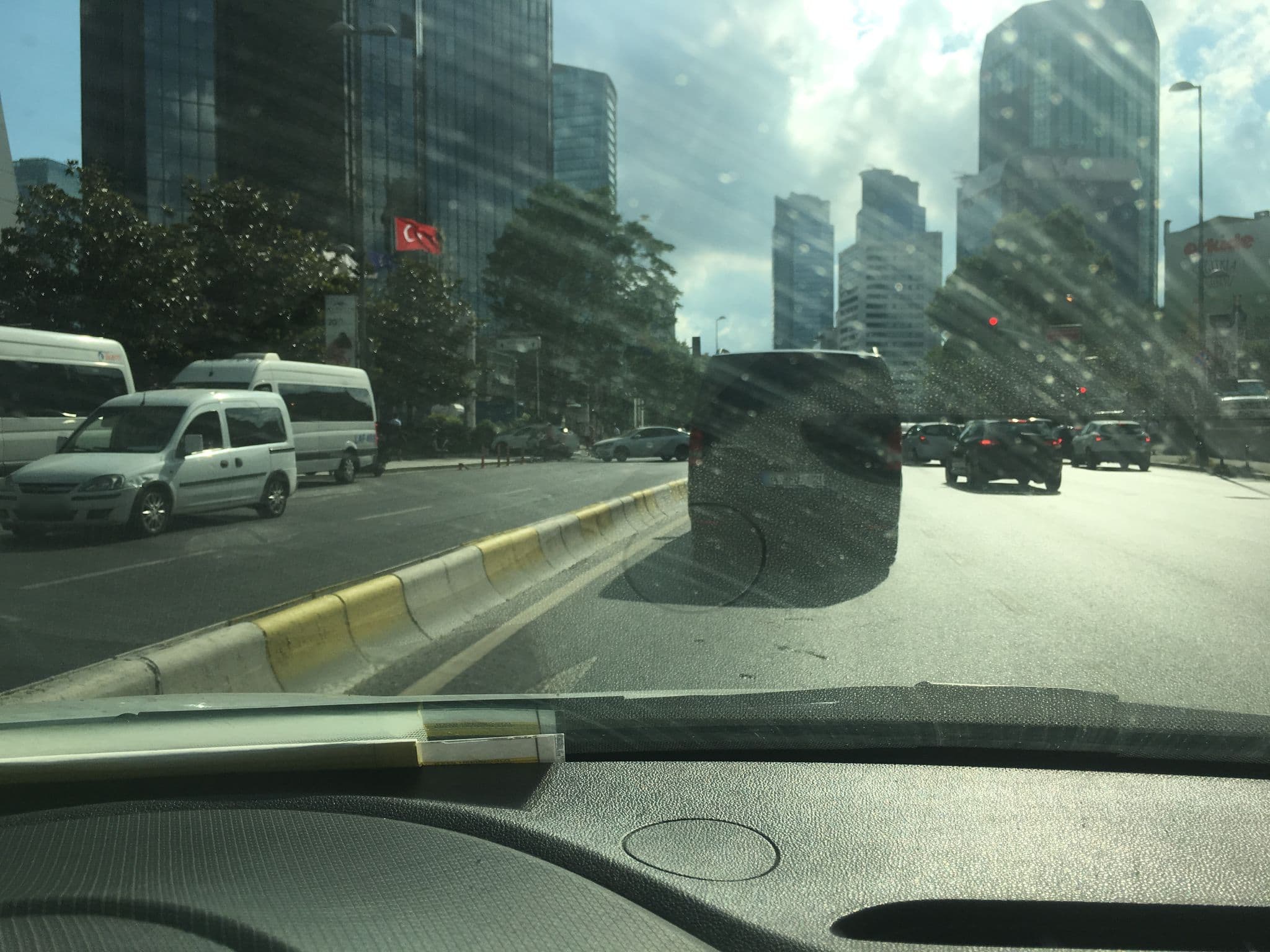 Street view near Four seasons, Levent — © myusufuyan (CC BY-SA · Mapillary)
