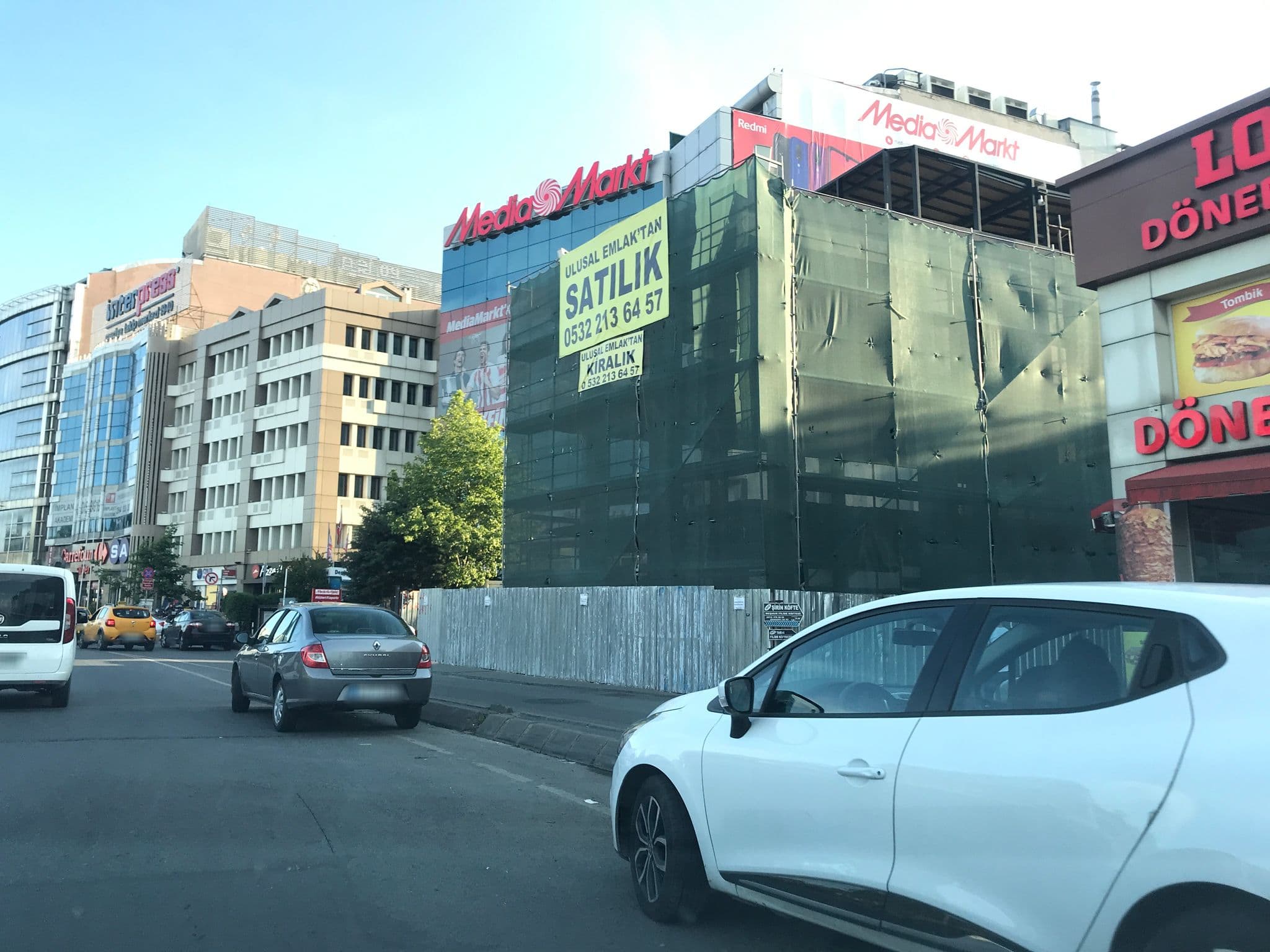 Street view near The Selection Suites, Levent — © asturksever (CC BY-SA · Mapillary)