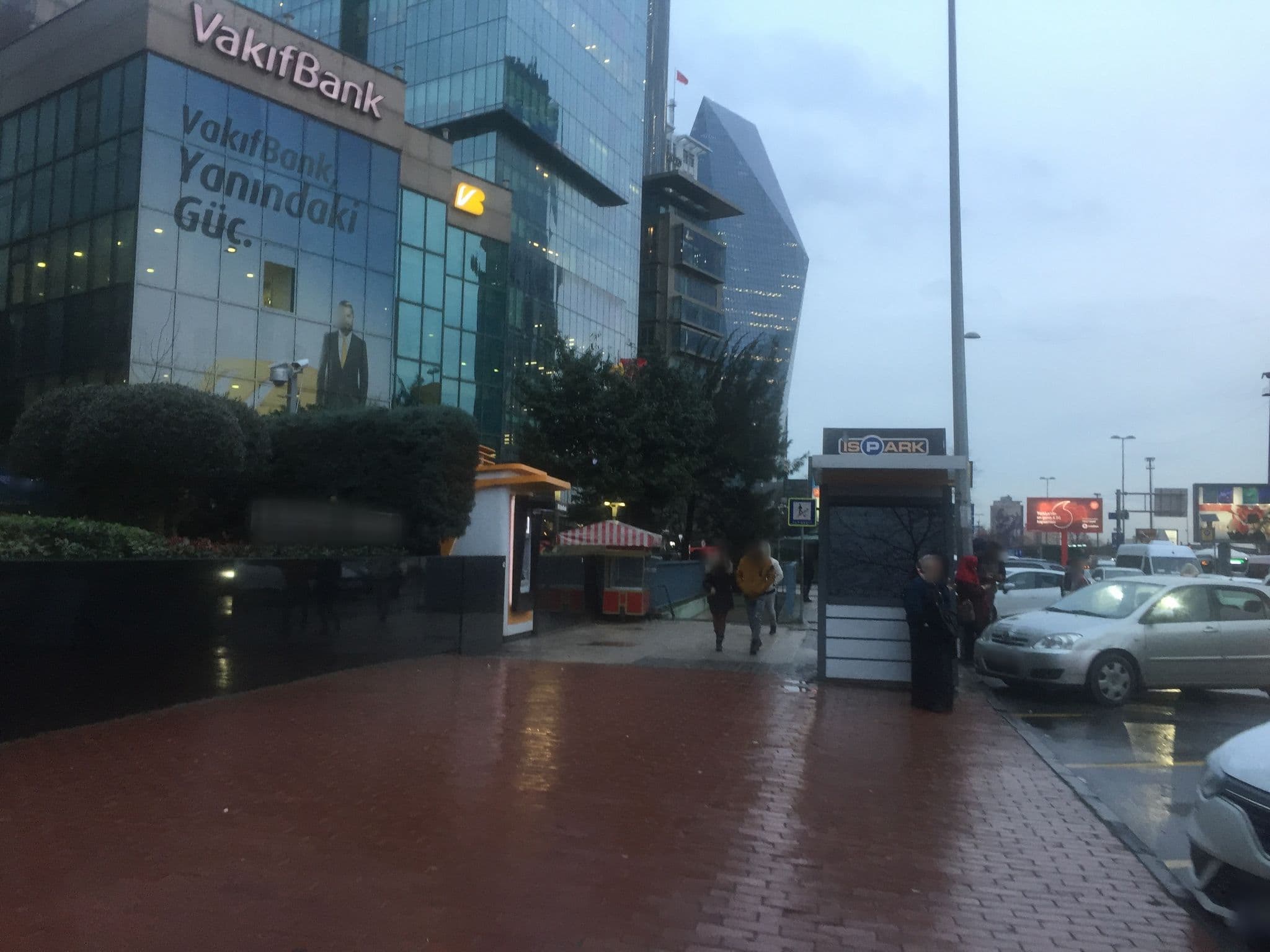 Street view near Park Dedaman Hotel, Levent — © avci1995 (CC BY-SA · Mapillary)