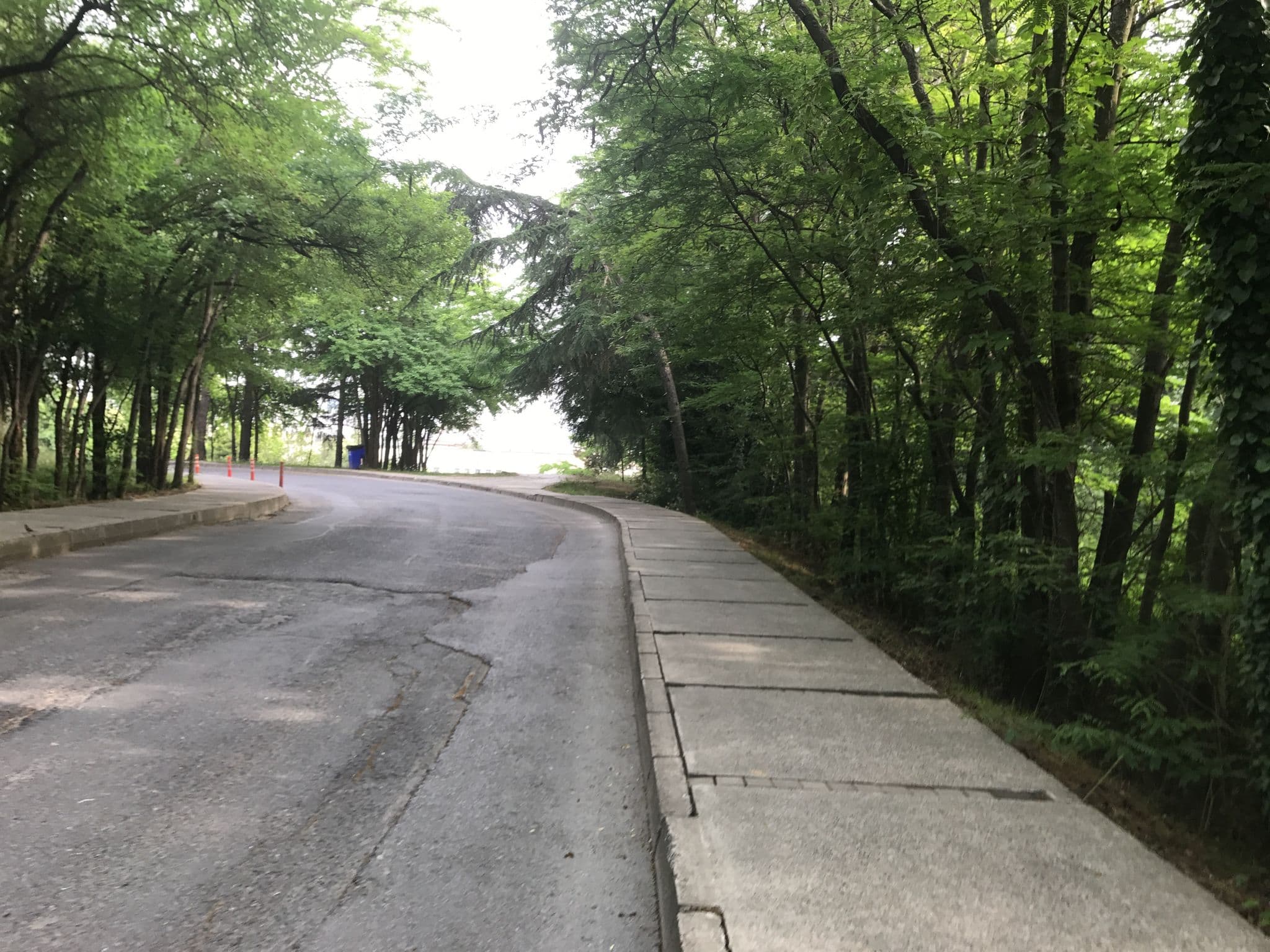 Street view near Eduplus Finans Zirvesi, Maslak — © asturksever (CC BY-SA · Mapillary)