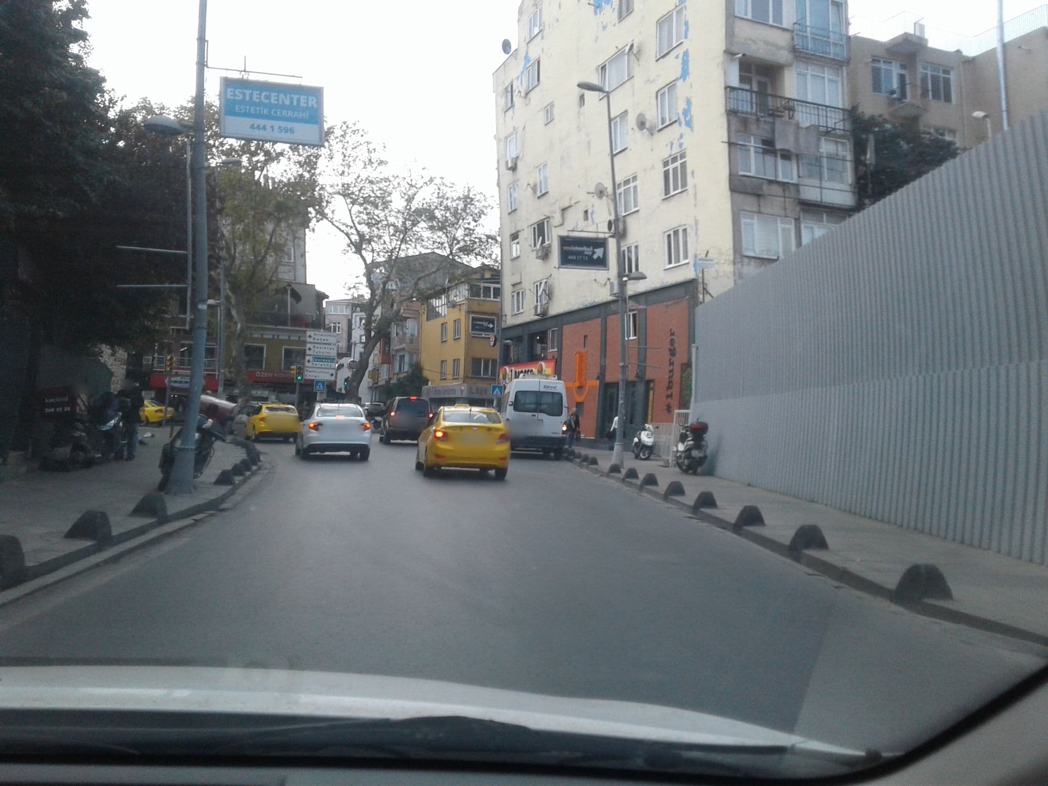 Street view near Eagles Budget Homes, Yıldız — © apmwa (CC BY-SA · Mapillary)