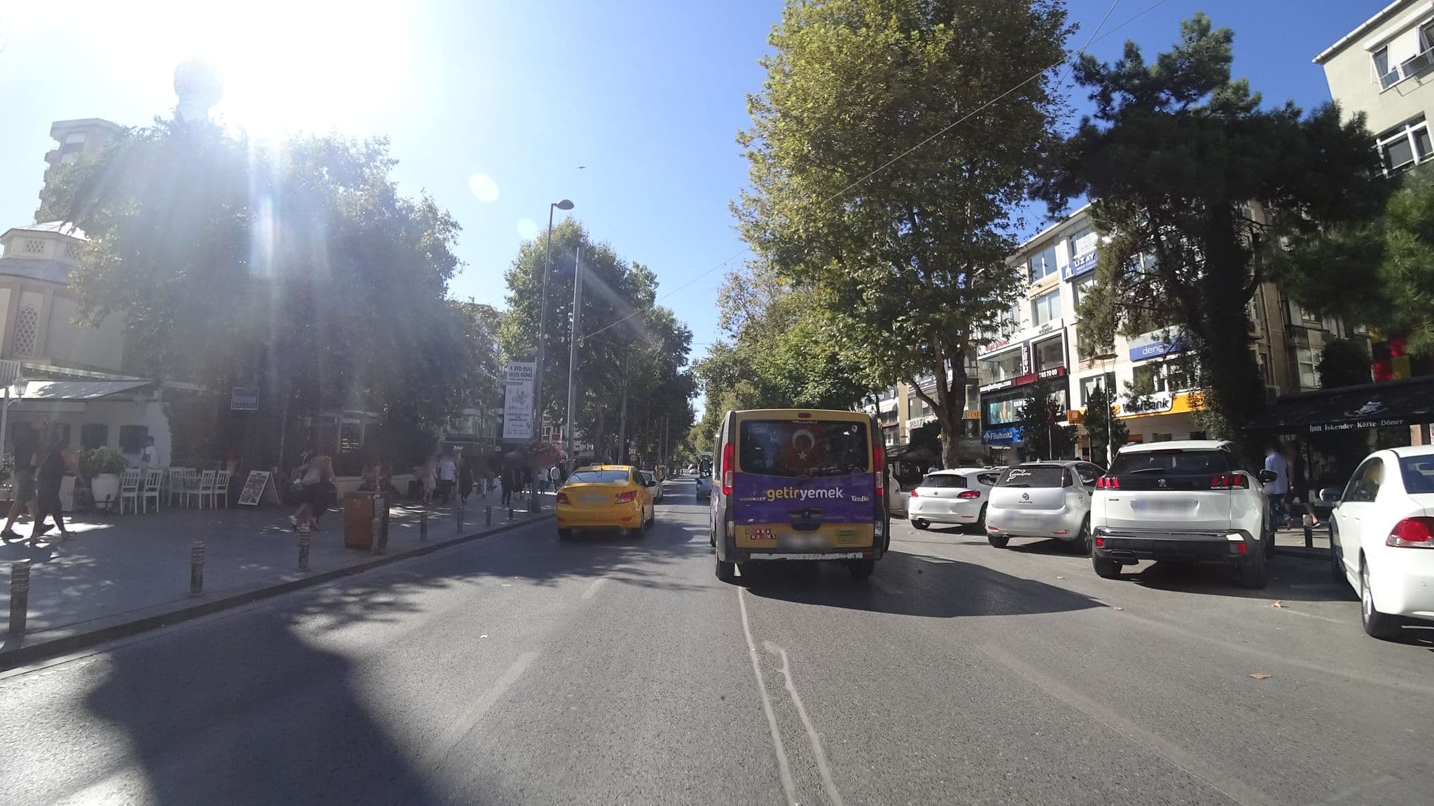 Street view near Artthink, Ataşehir — © unen (CC BY-SA · Mapillary)