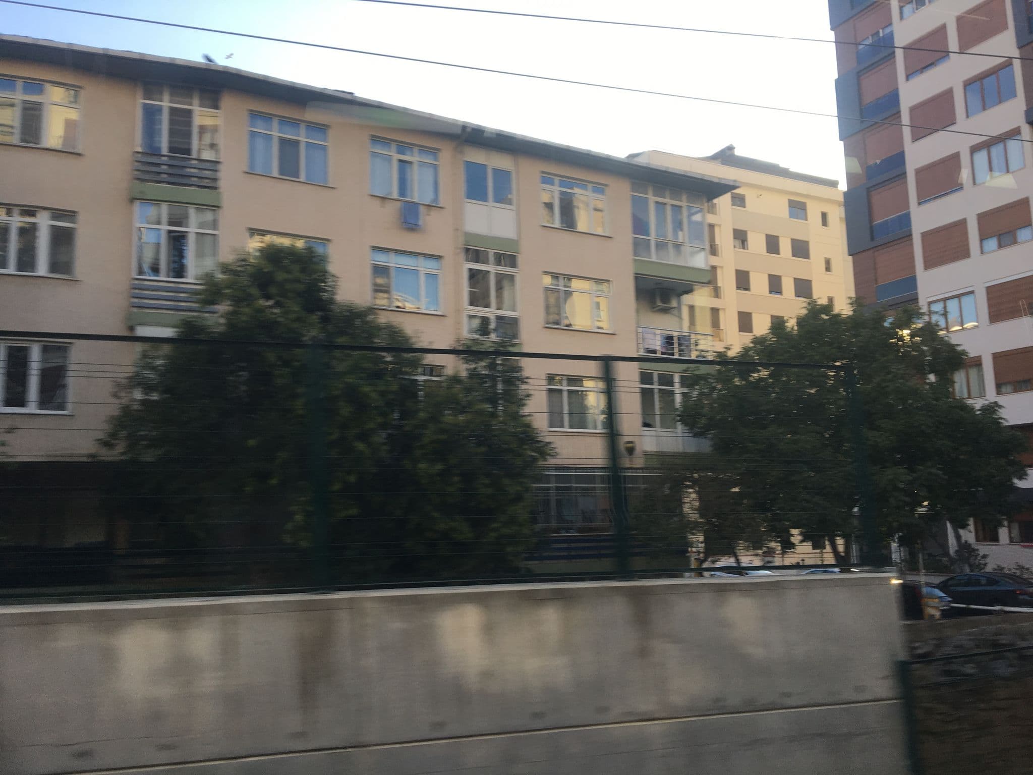 Street view near Ekincik Deniz Pansiyon, Ataşehir — © ramses (CC BY-SA · Mapillary)