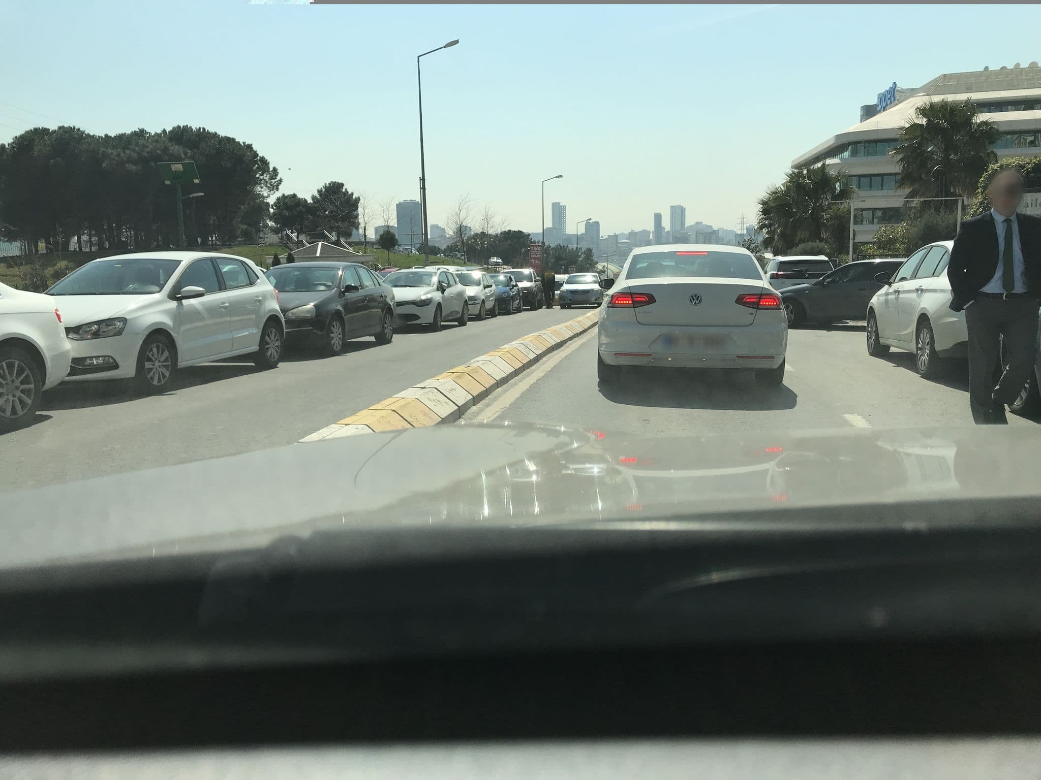 Street view near Ücretsiz Hediye Tatile Ne Dersiniz?, Ataşehir — © yolcu (CC BY-SA · Mapillary)