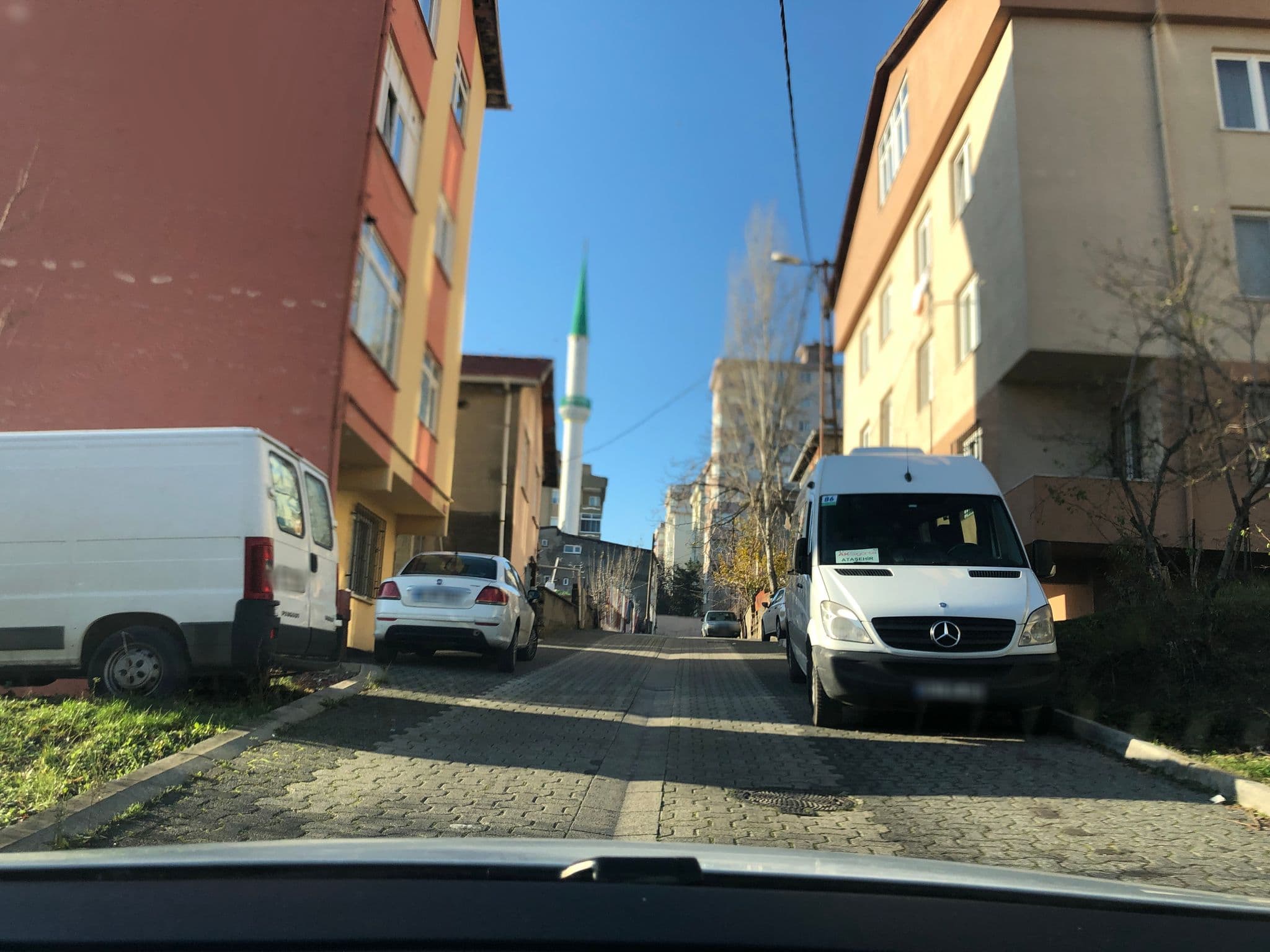 Street view near Pehlivan's  Resort & Spa, Ataşehir — © yercizenler (CC BY-SA · Mapillary)