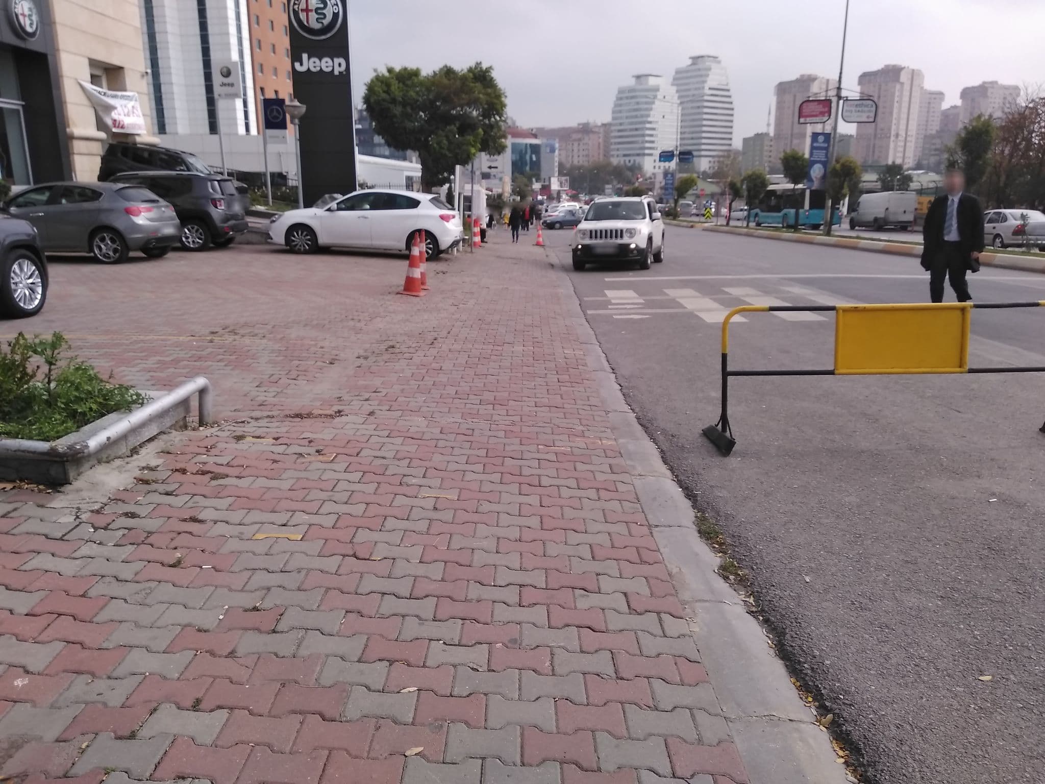 Street view near Marriott Hotel Asia, Ataşehir — © boracasli (CC BY-SA · Mapillary)