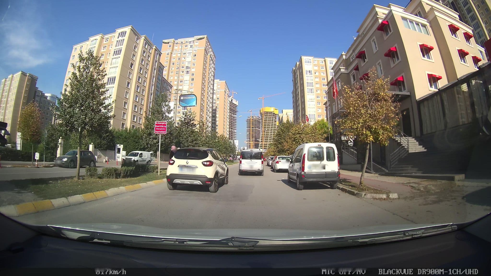 Street view near Balsamo Suit Otel, Ataşehir — © ahmetegri (CC BY-SA · Mapillary)