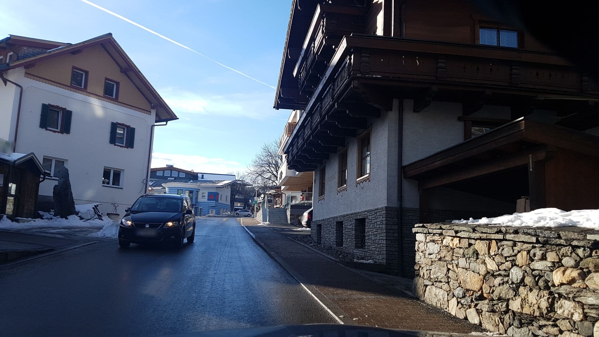 Street view near Hotel Schweinberger, Neukirchen am Großvenediger — © dsmm (CC BY-SA · Mapillary)