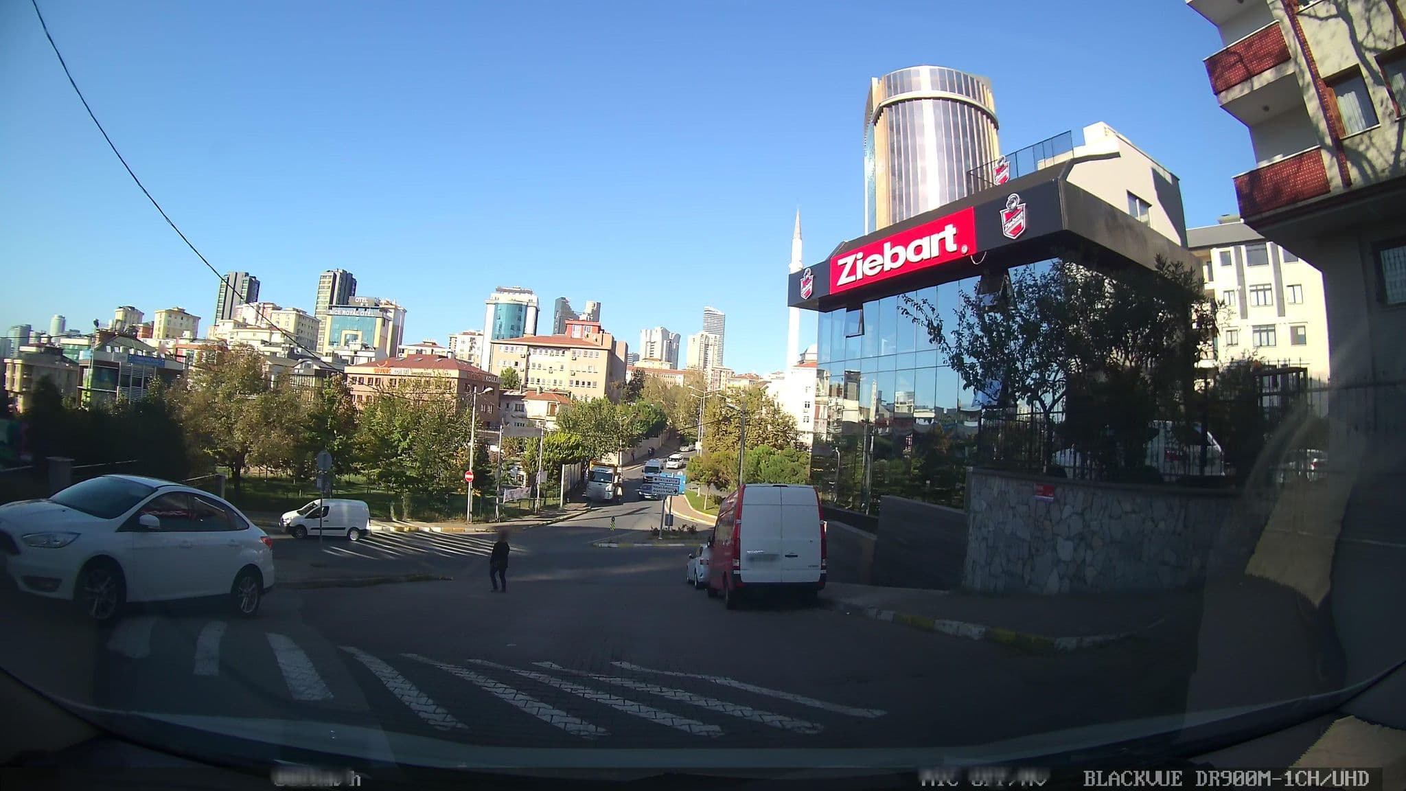 Street view near Ekinkar Otel, Ataşehir — © ahmetegri (CC BY-SA · Mapillary)