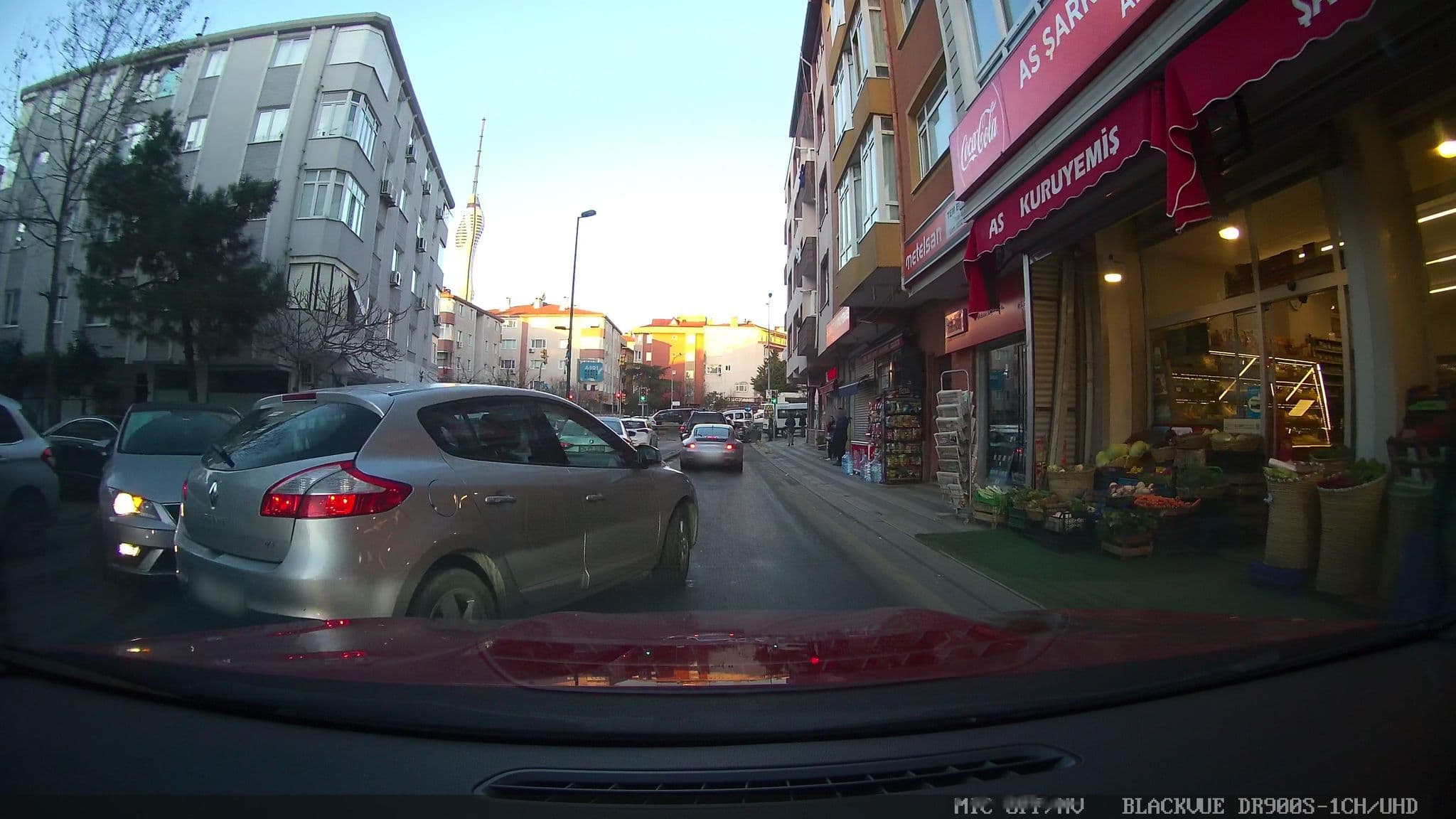 Street view near Dubai, Altunizade — © ademturkmen (CC BY-SA · Mapillary)