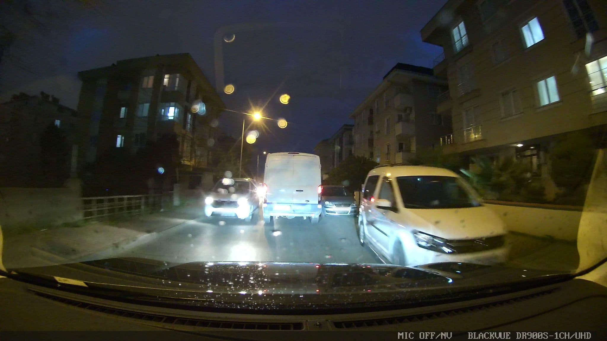 Street view near D604, Ataşehir — © ademturkmen (CC BY-SA · Mapillary)