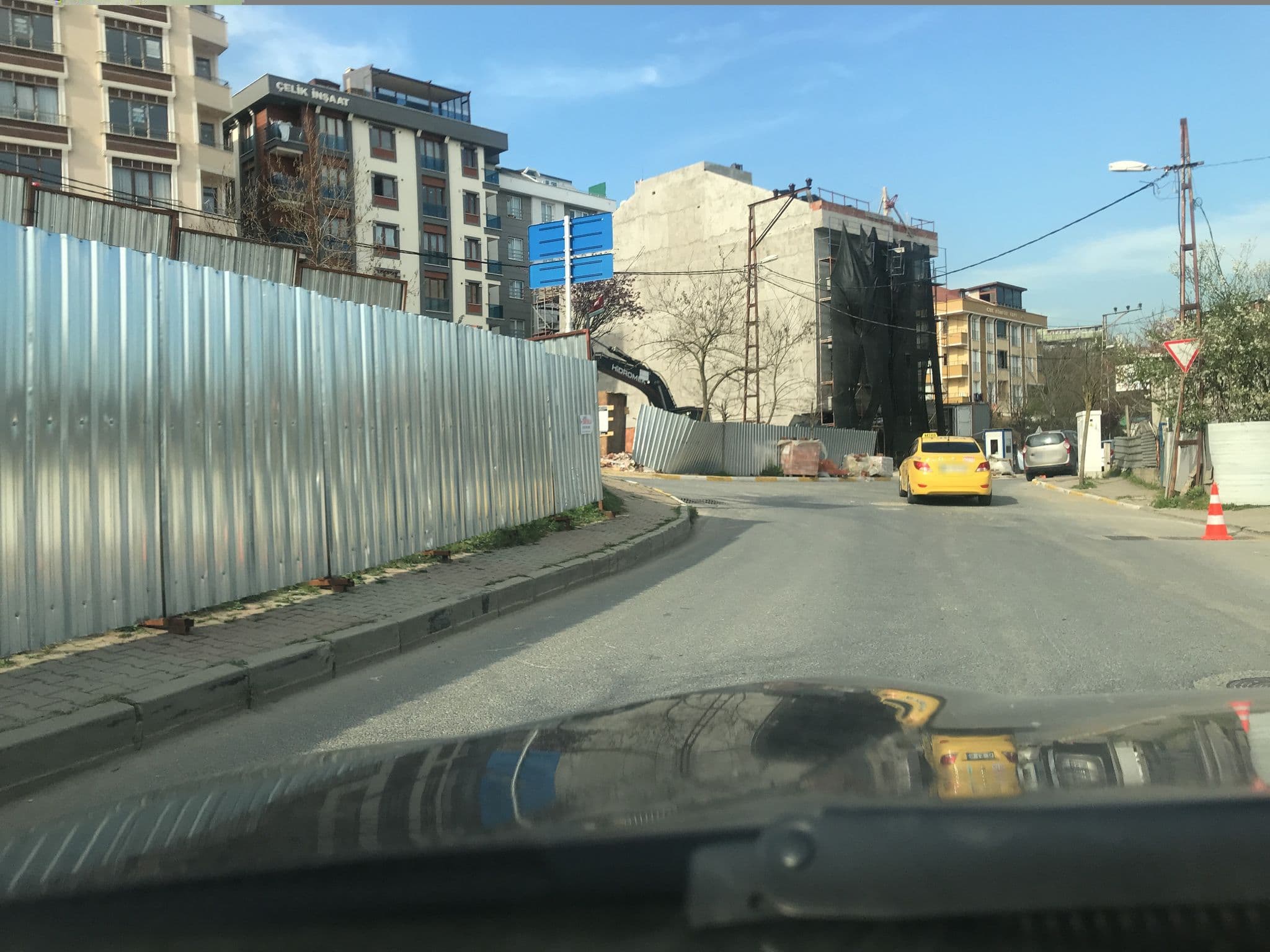 Street view near Zin D Sefin Aparts, Umraniye — © yolcu (CC BY-SA · Mapillary)