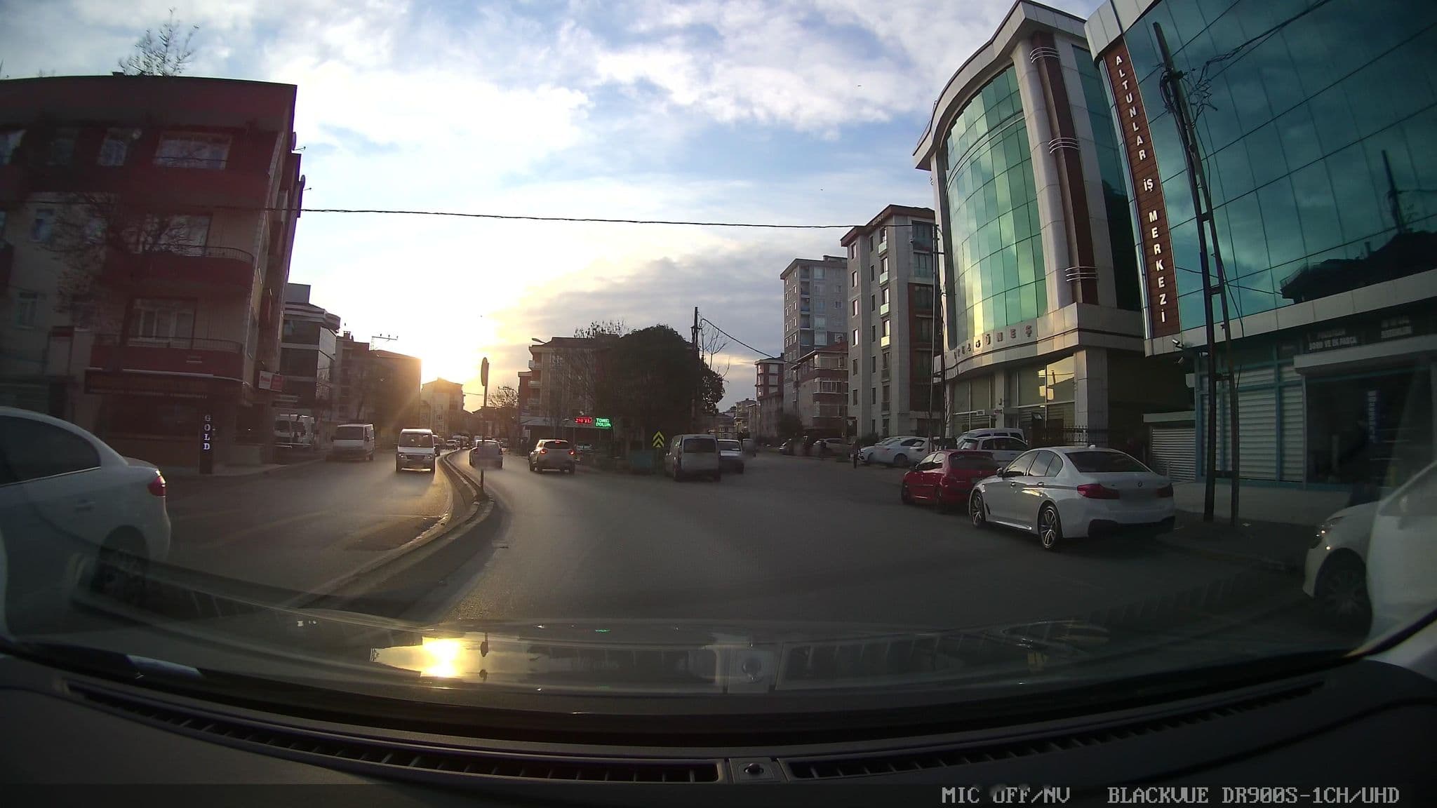 Street view near Güneş Otel Ümraniye, Umraniye — © ademturkmen (CC BY-SA · Mapillary)