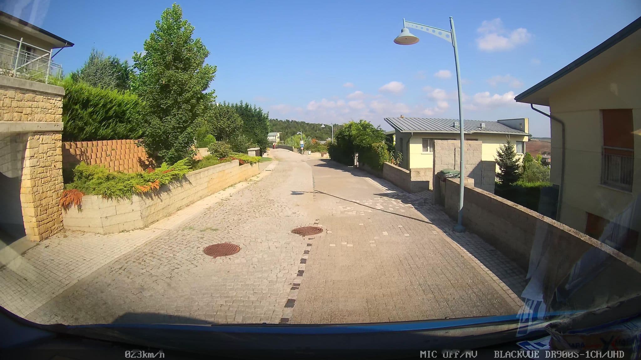 Street view near Luxottic, Çayağzı — © yercizenler (CC BY-SA · Mapillary)
