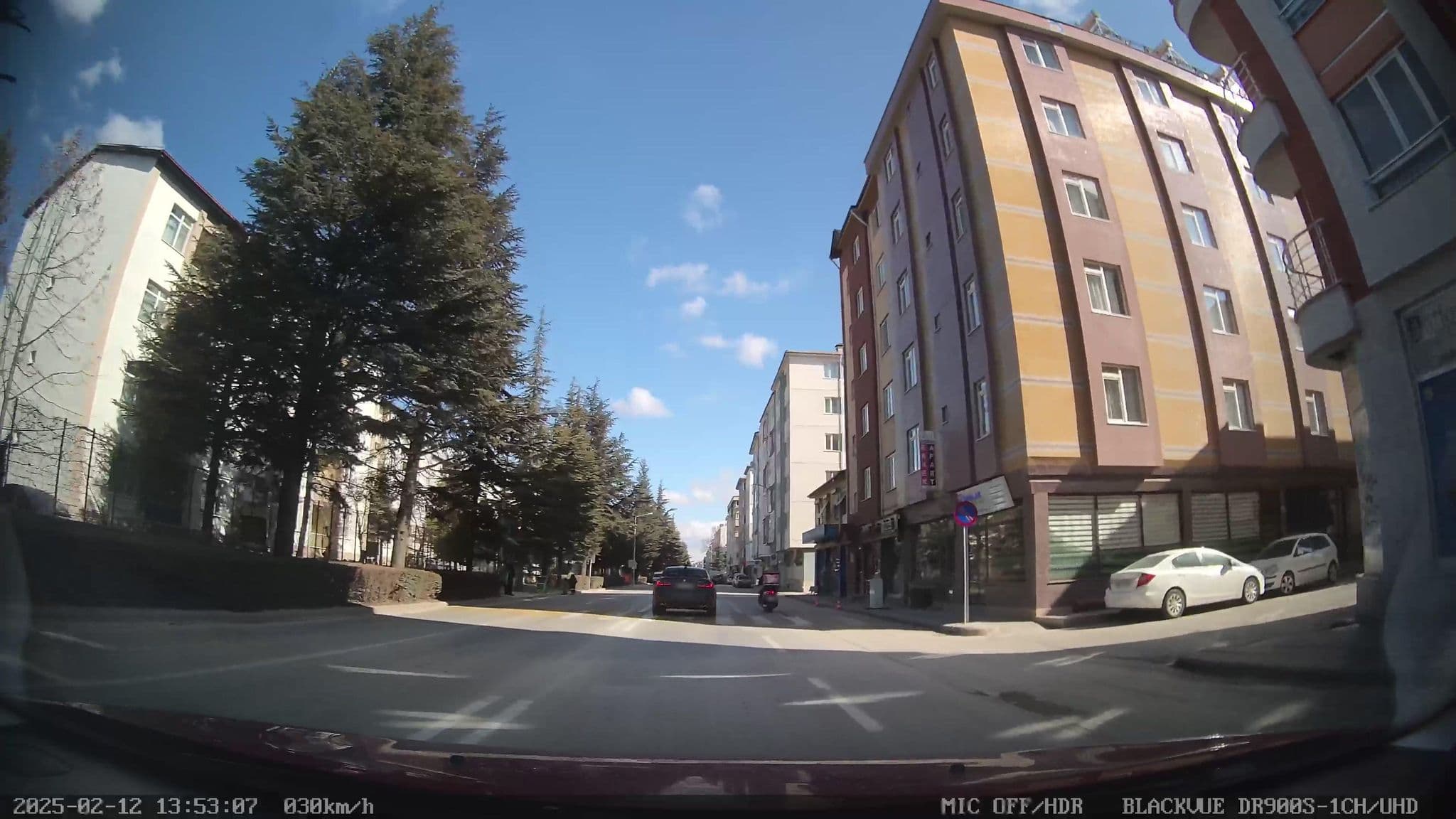 Street view near A.R.Z Erkek Apart, Eskişehir — © unen (CC BY-SA · Mapillary)