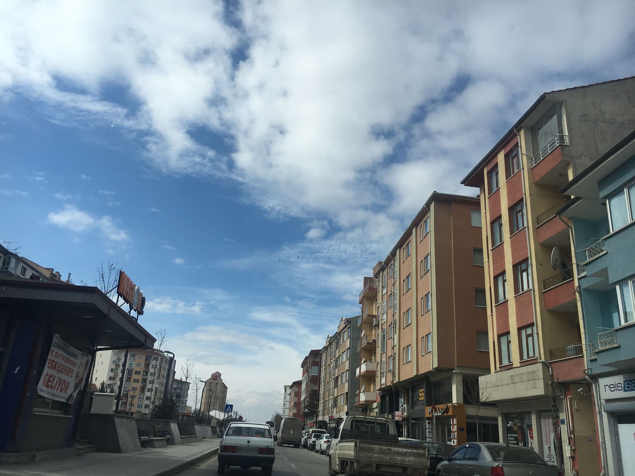 Street view near Esvil Suit Apart, Eskişehir — © semi (CC BY-SA · Mapillary)