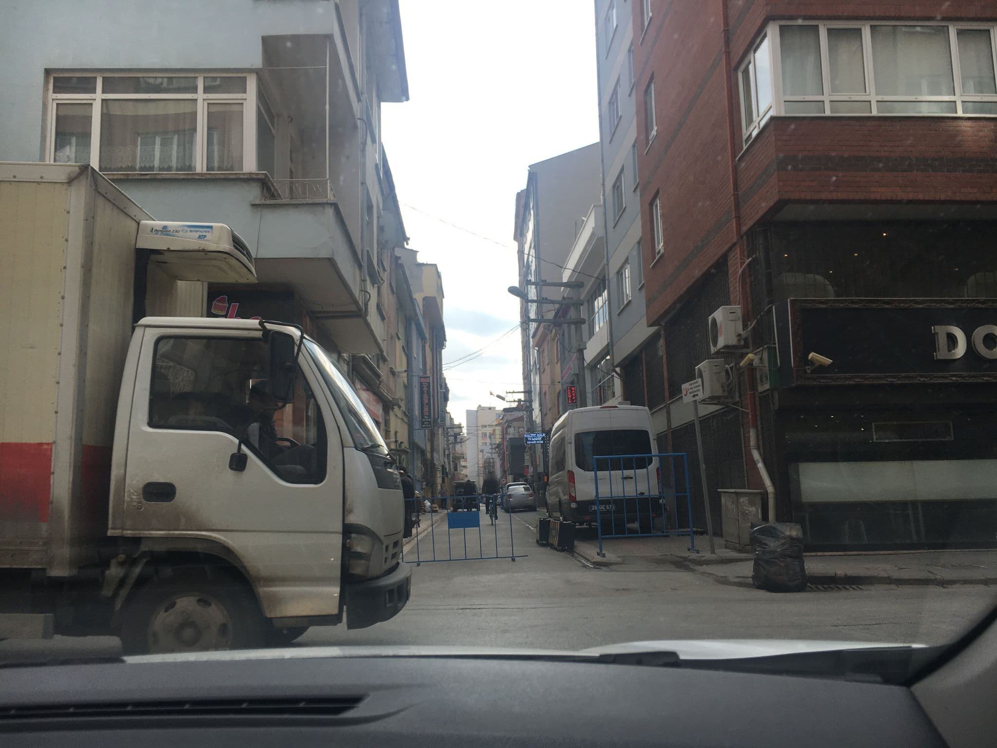 Street view near Gezinet Travel Agency, Eskişehir — © semi (CC BY-SA · Mapillary)