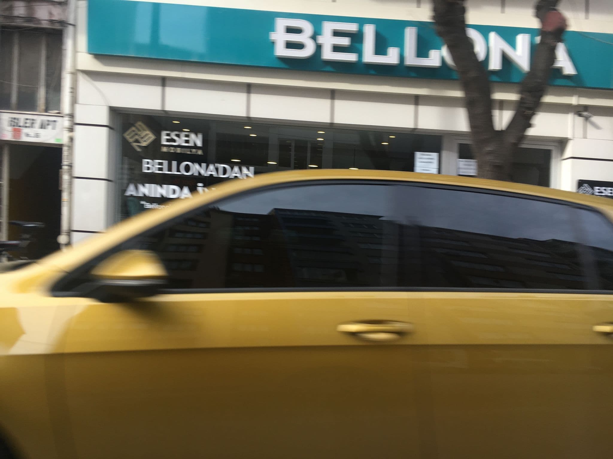 Street view near Sir Hotel, Eskişehir — © semi (CC BY-SA · Mapillary)