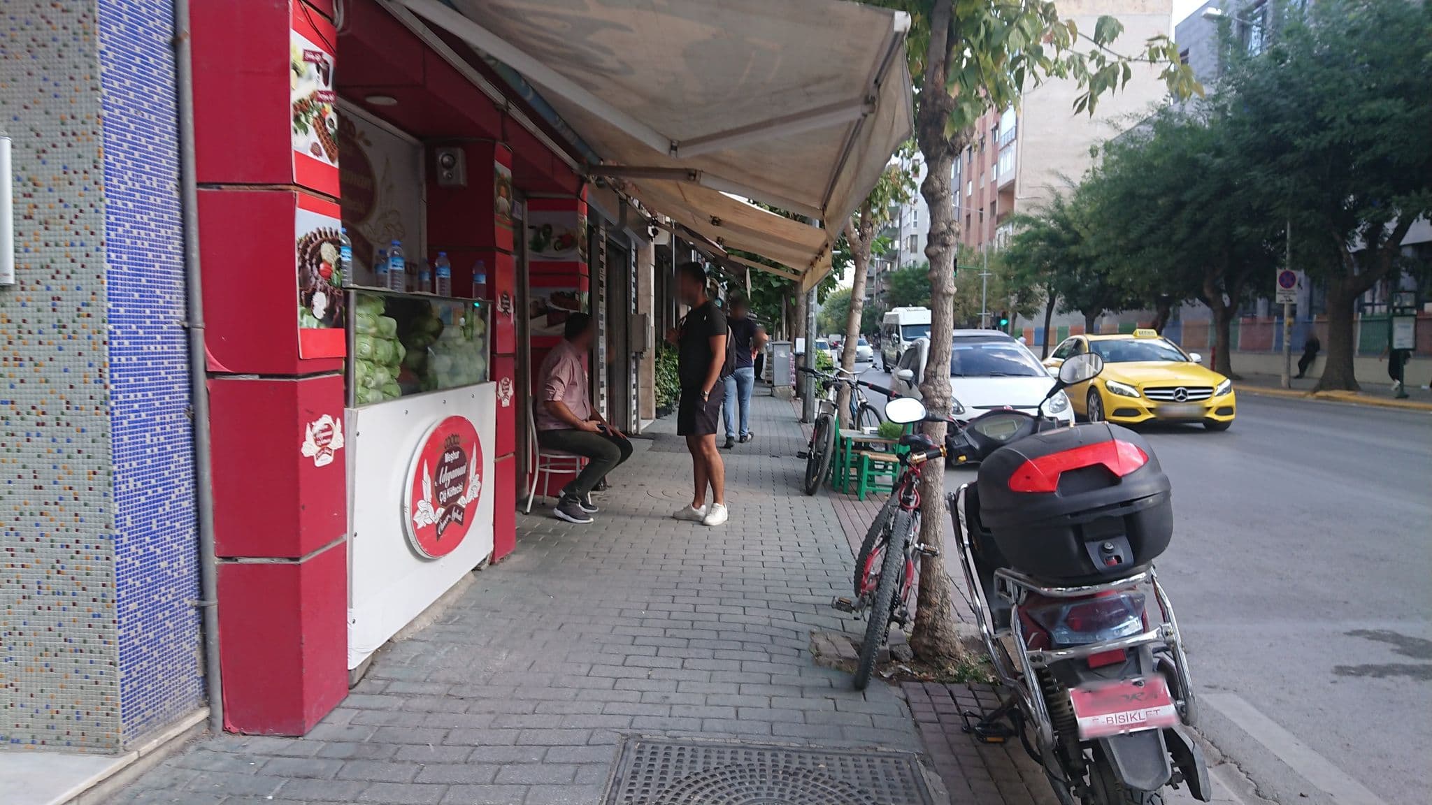 Street view near ottobul"s, Eskişehir — © kubikanber (CC BY-SA · Mapillary)